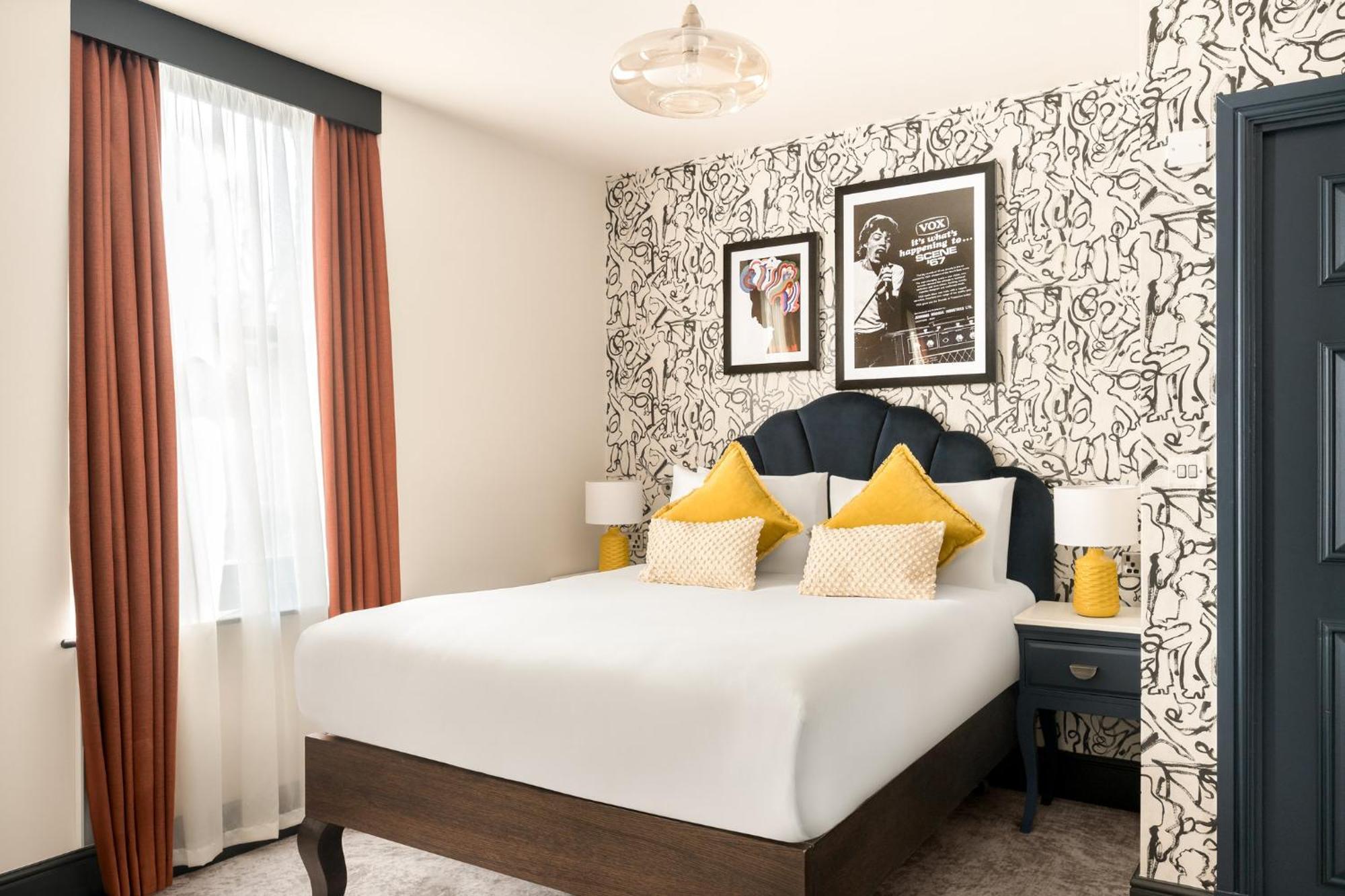 Standard Queen Room