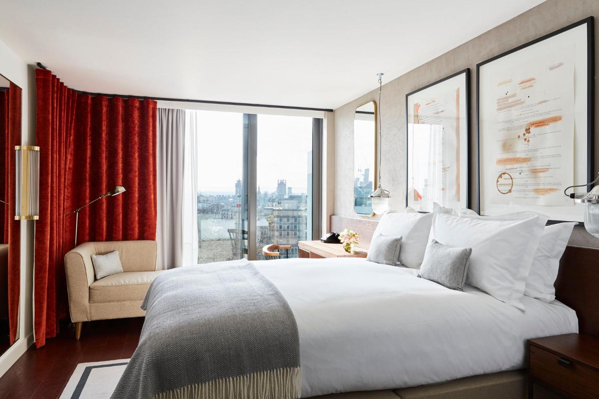 Premium Queen Room Balcony City View