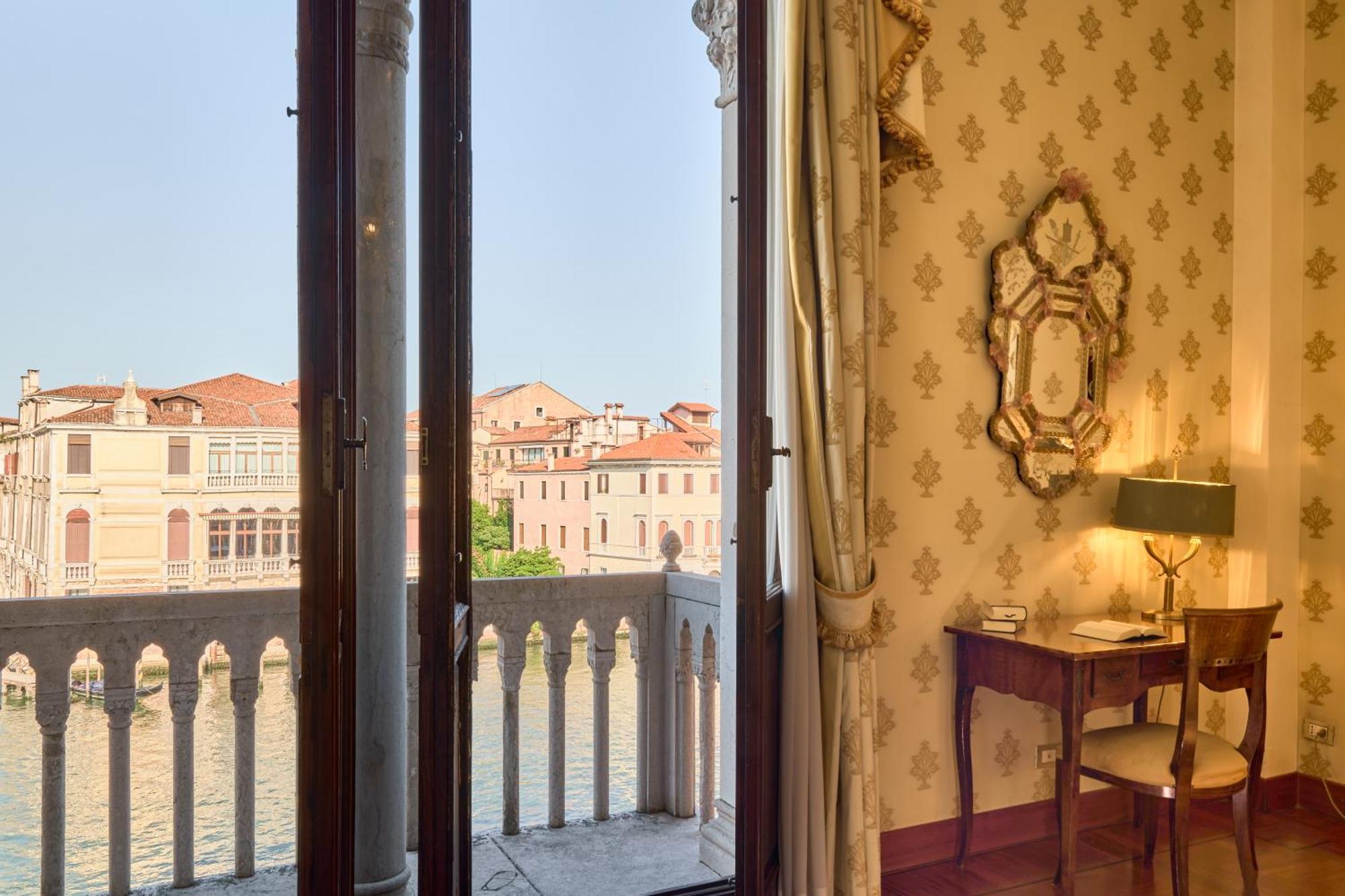 Junior Suite Grand Canal View Full