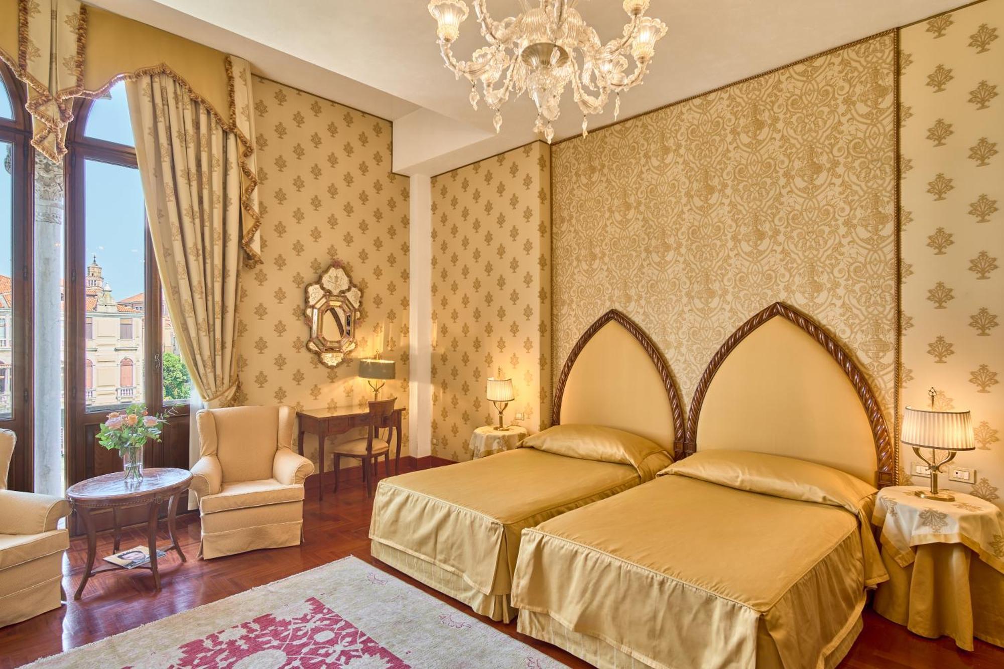 Junior Suite Grand Canal View Full