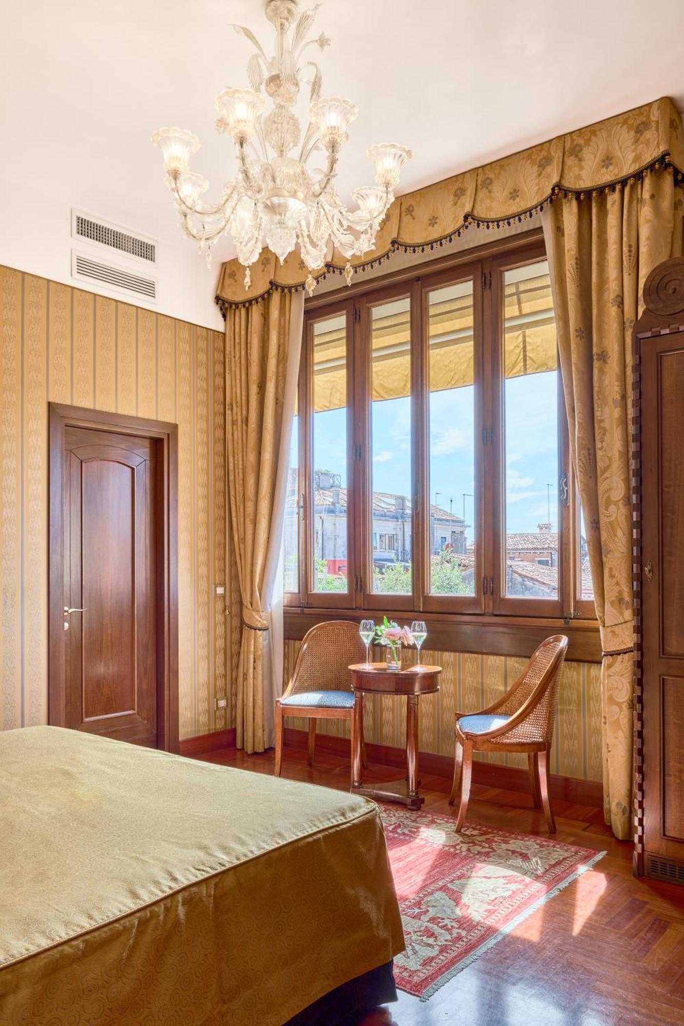 Deluxe Triple Room Full