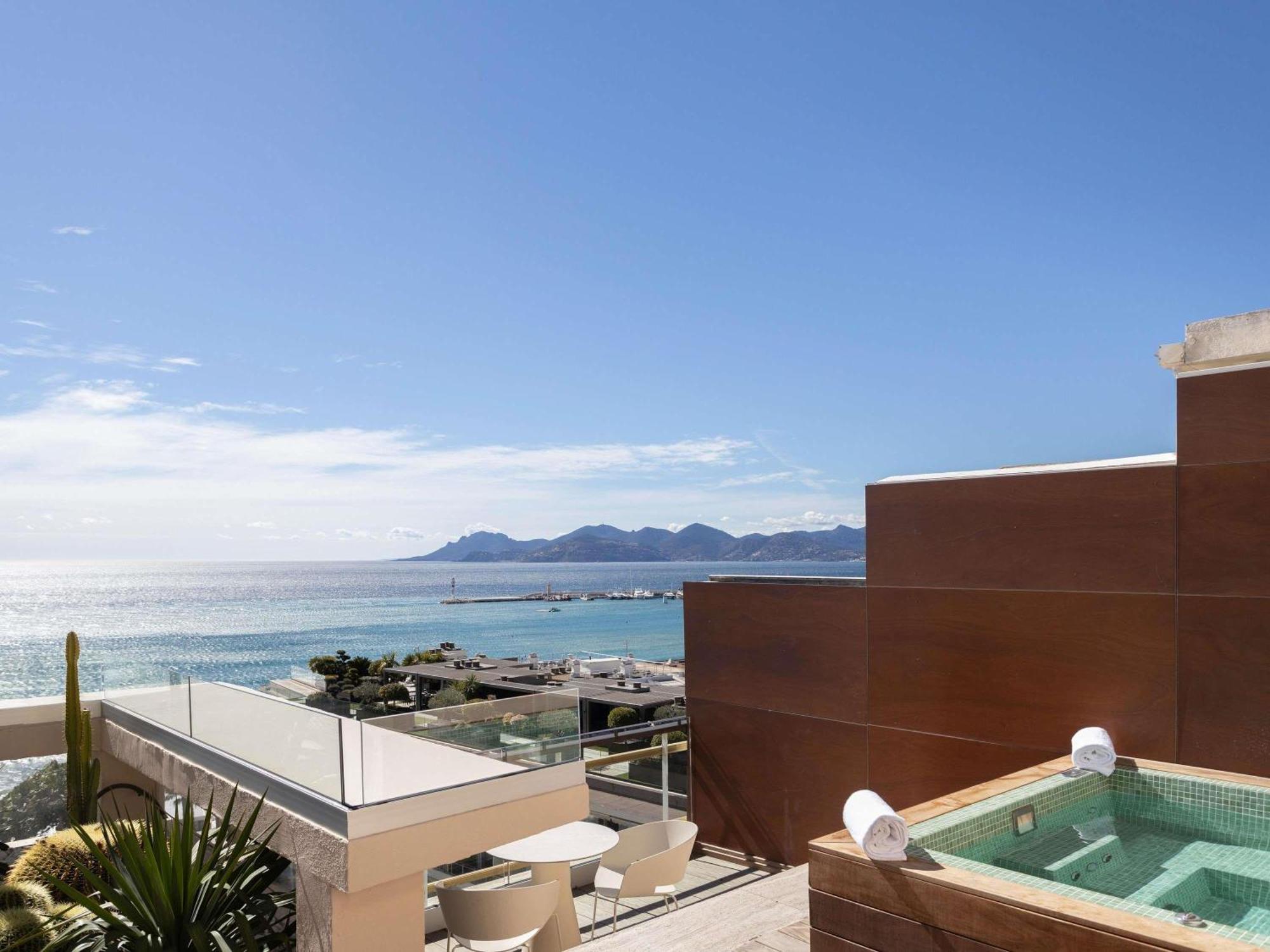 Panoramic Room with Terrace and Sea View