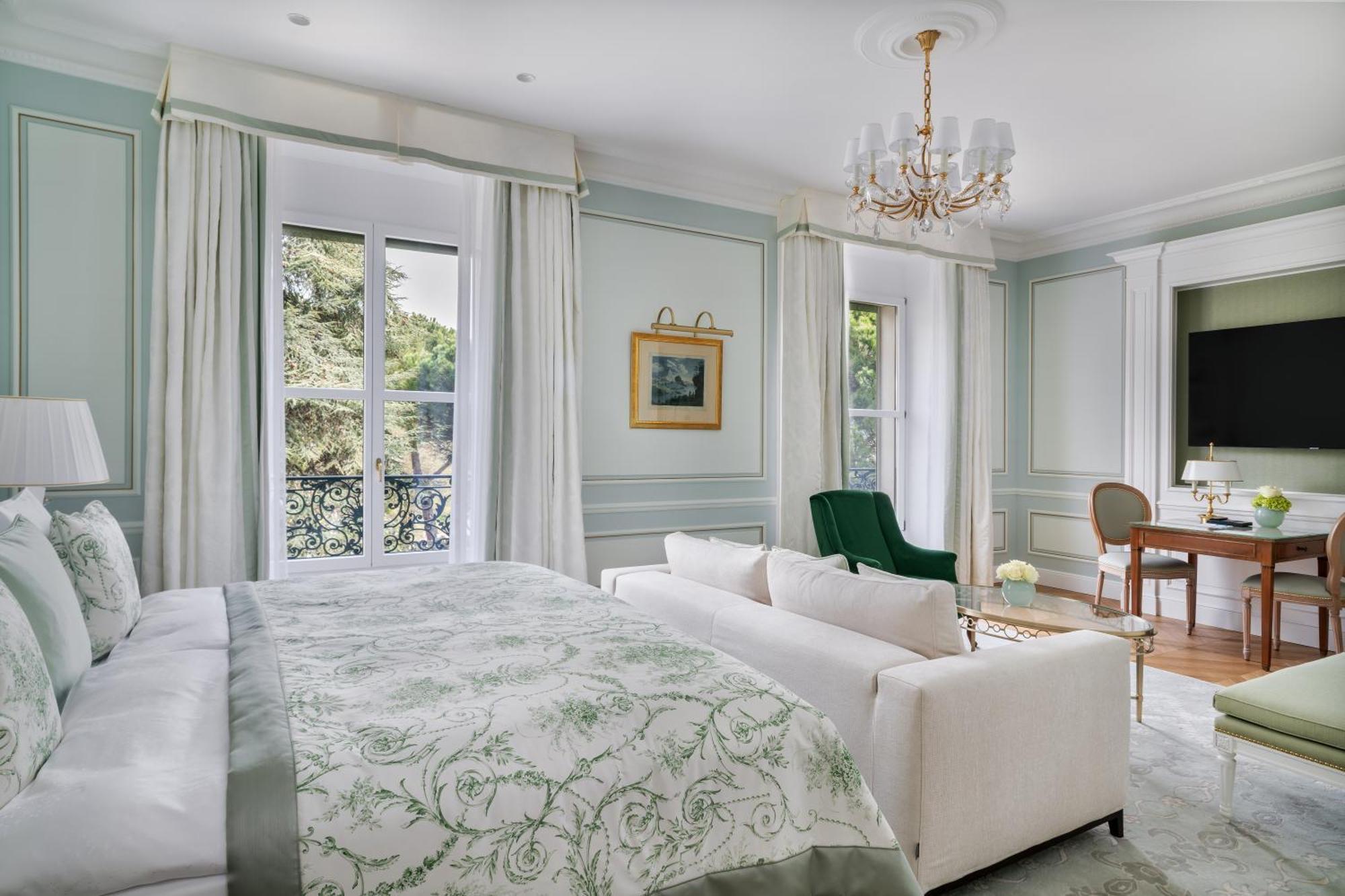 Deluxe Double Room Garden View