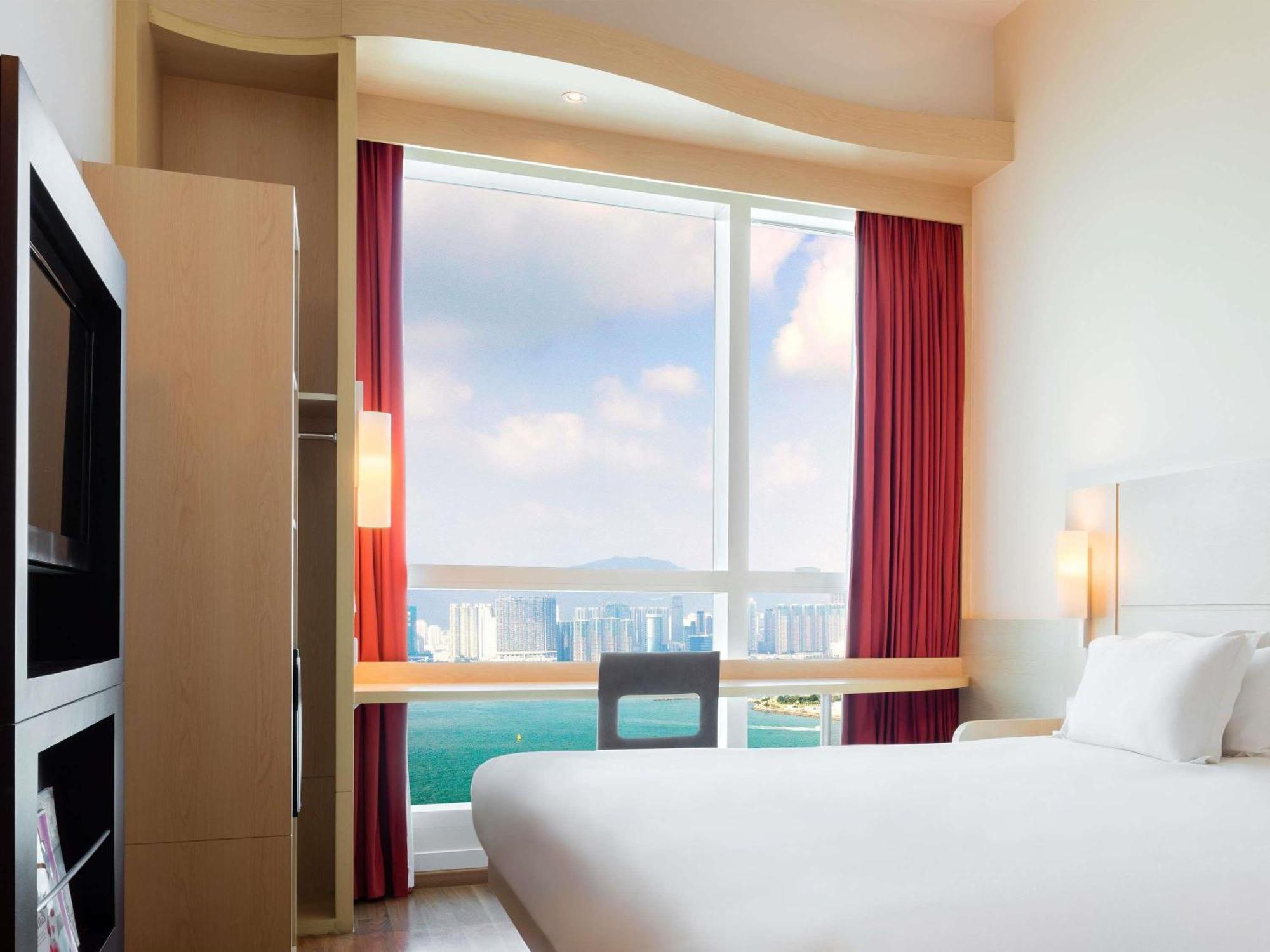 Standard Queen Room Harbour View