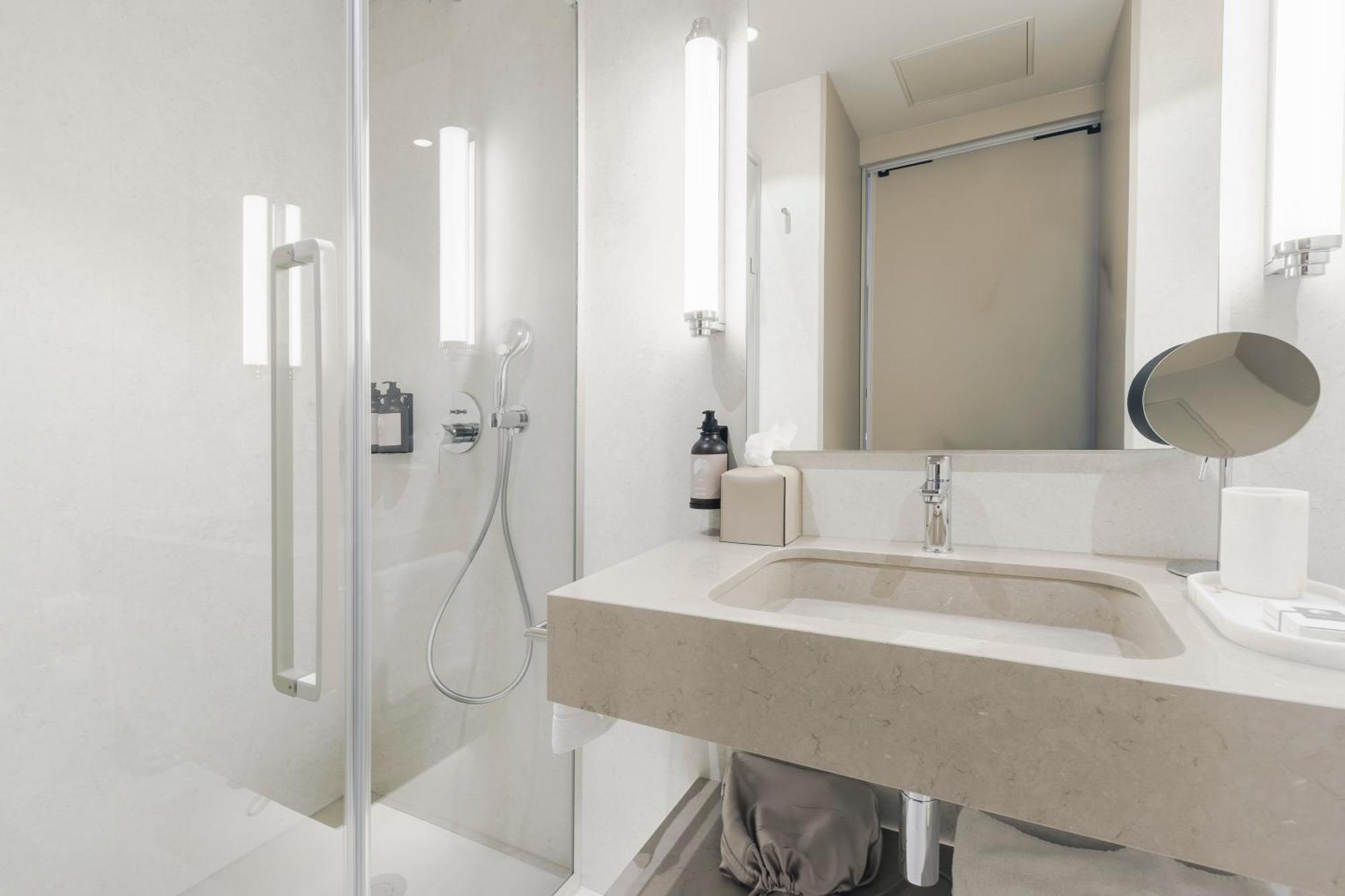 Duplex Suite Kitchenette