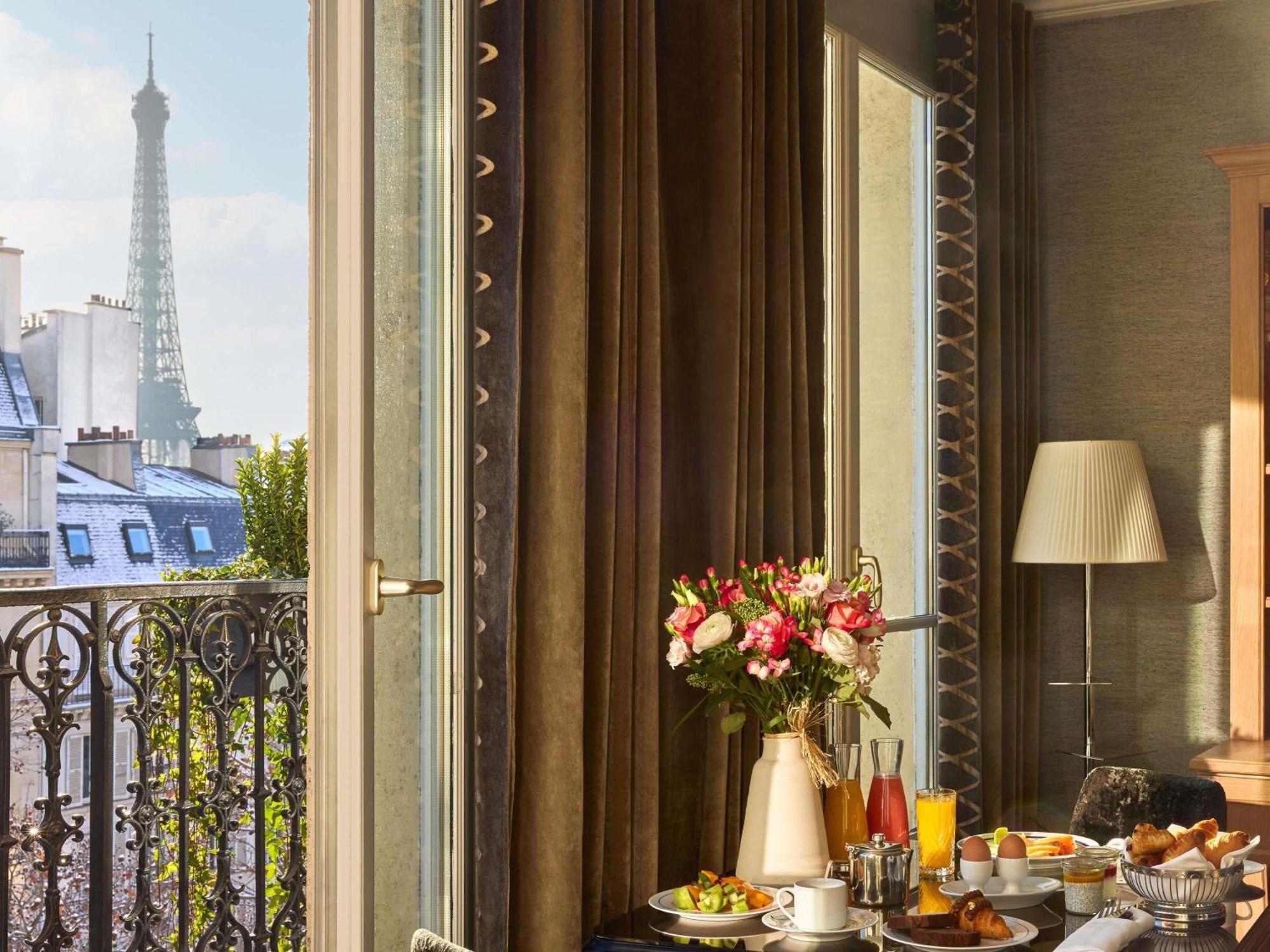 Luxury Junior King Suite Balcony Eiffel Tower View