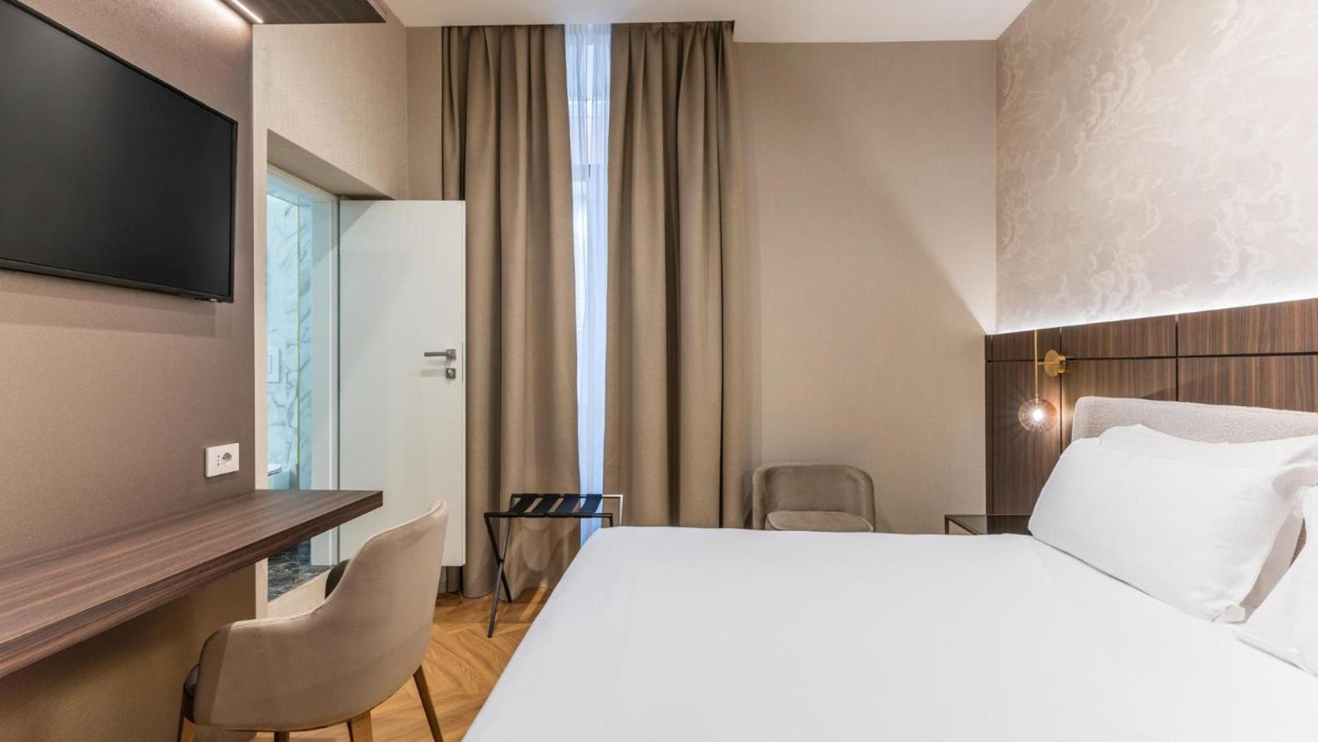 Standard King Room