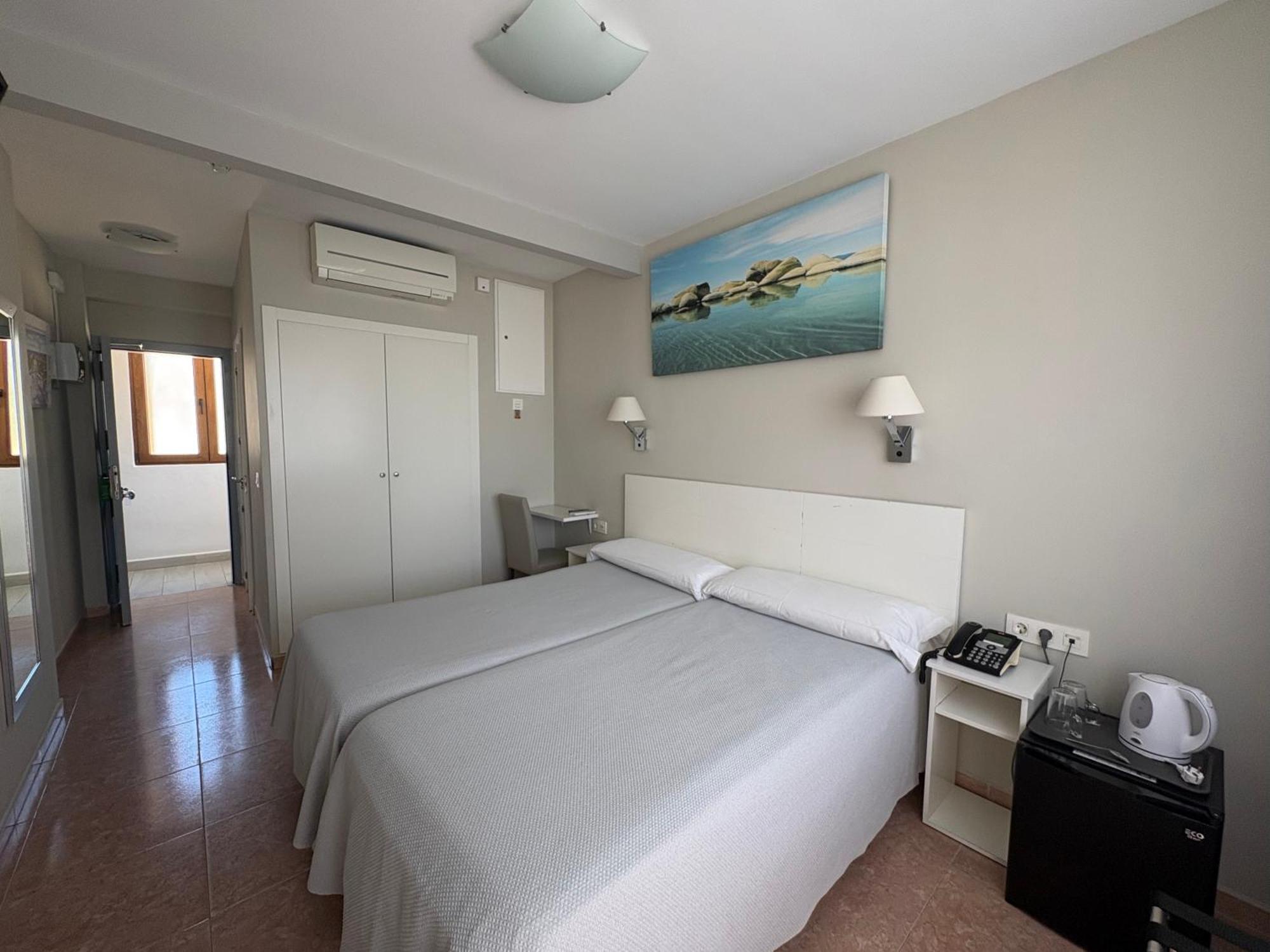 Twin Room Front Sea View
