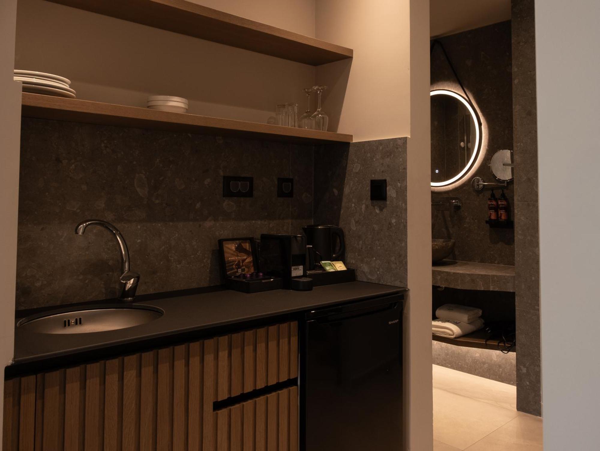 Junior Suite Hot Tub