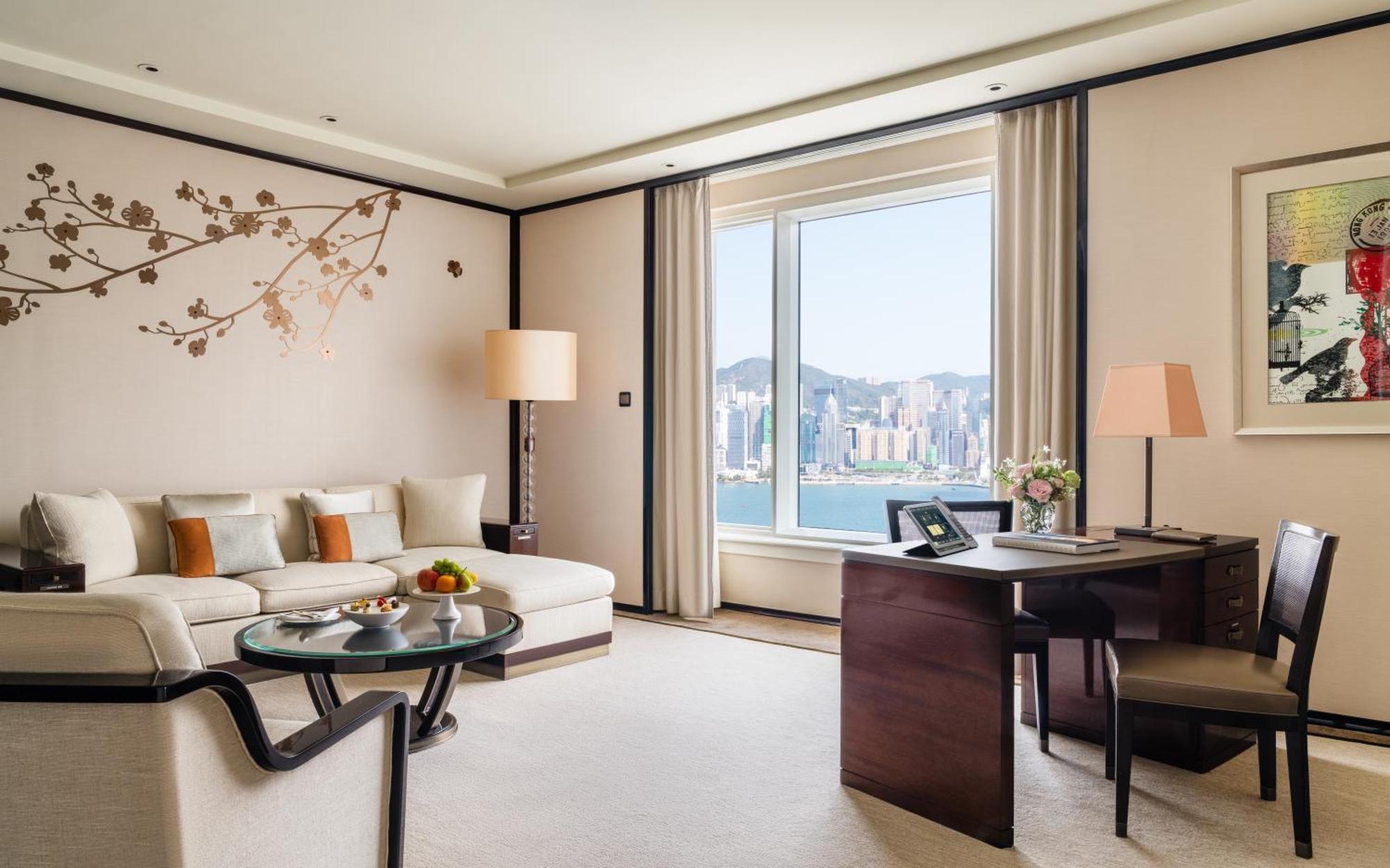 Deluxe Harbour View Suite