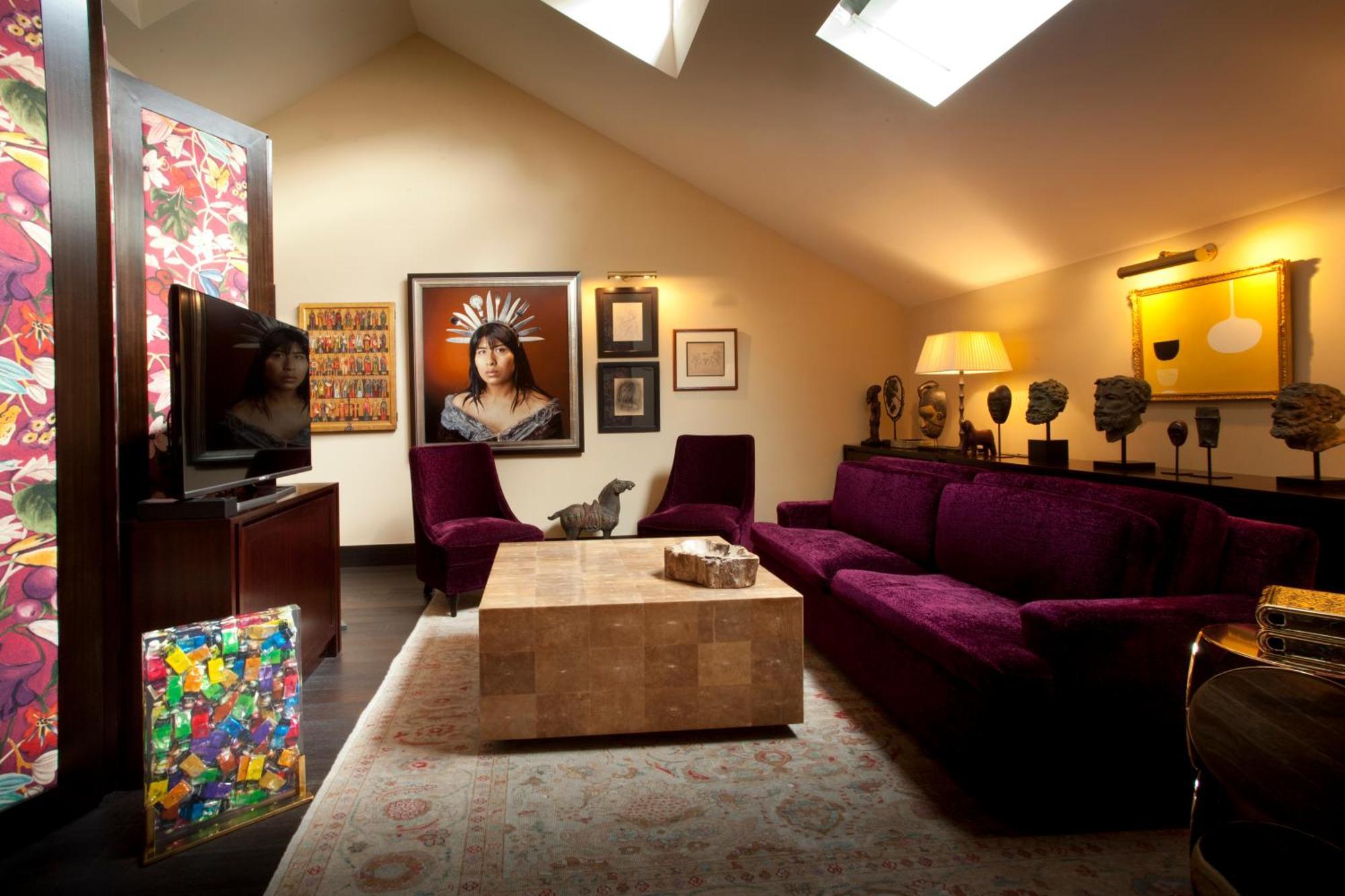 Vagabond Club Suite 1 King & 1 Sofa Bed Top Floor Club Lounge Access Complimentary Cocktails & Snacks