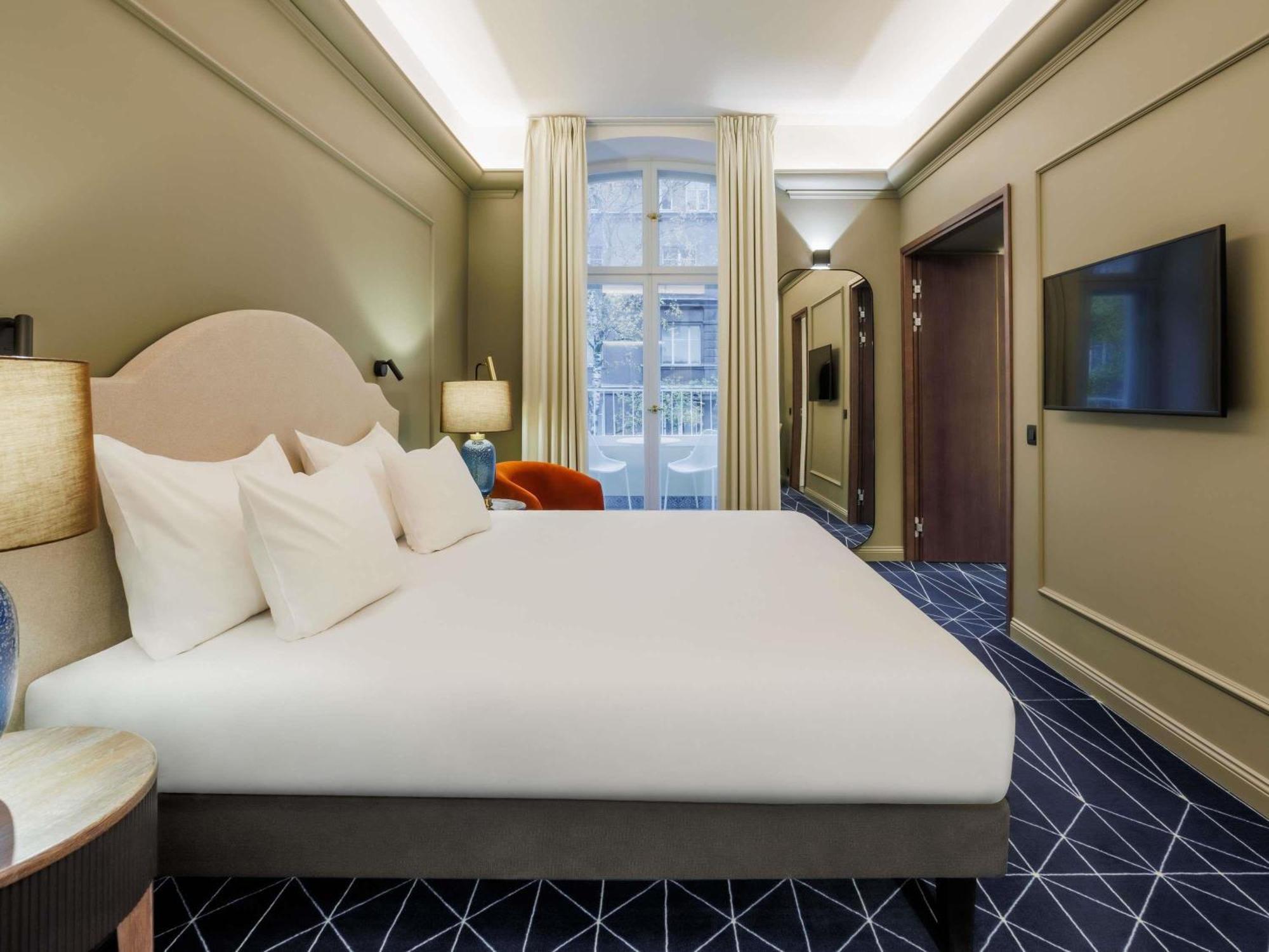 Deluxe Suite One Double Bed Balcony