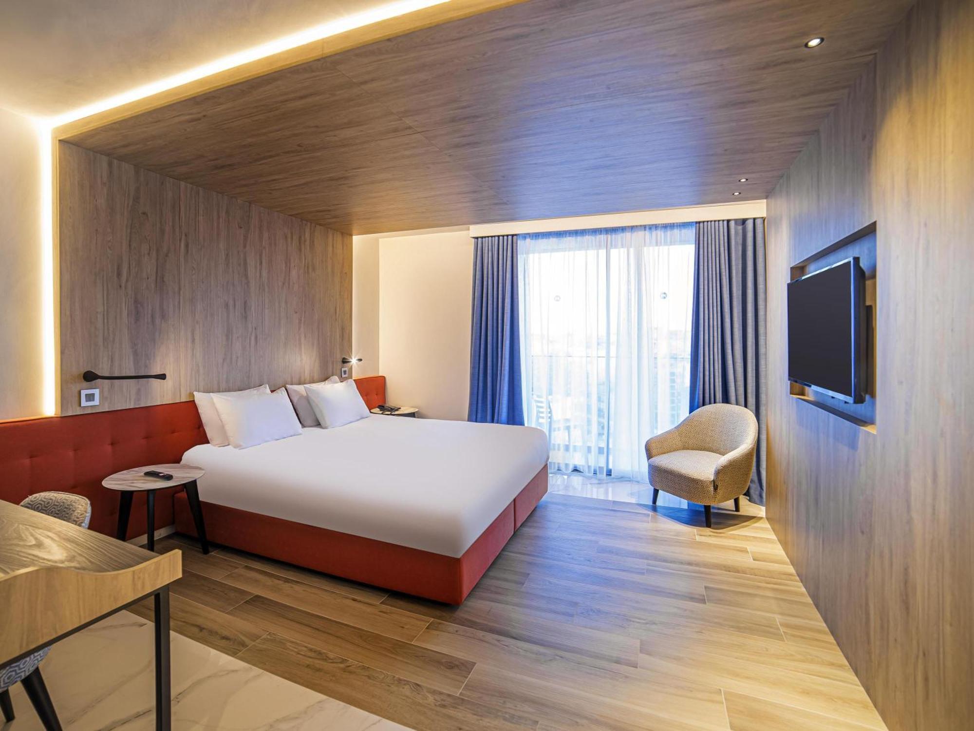 Standard Double or Twin Room Balcony