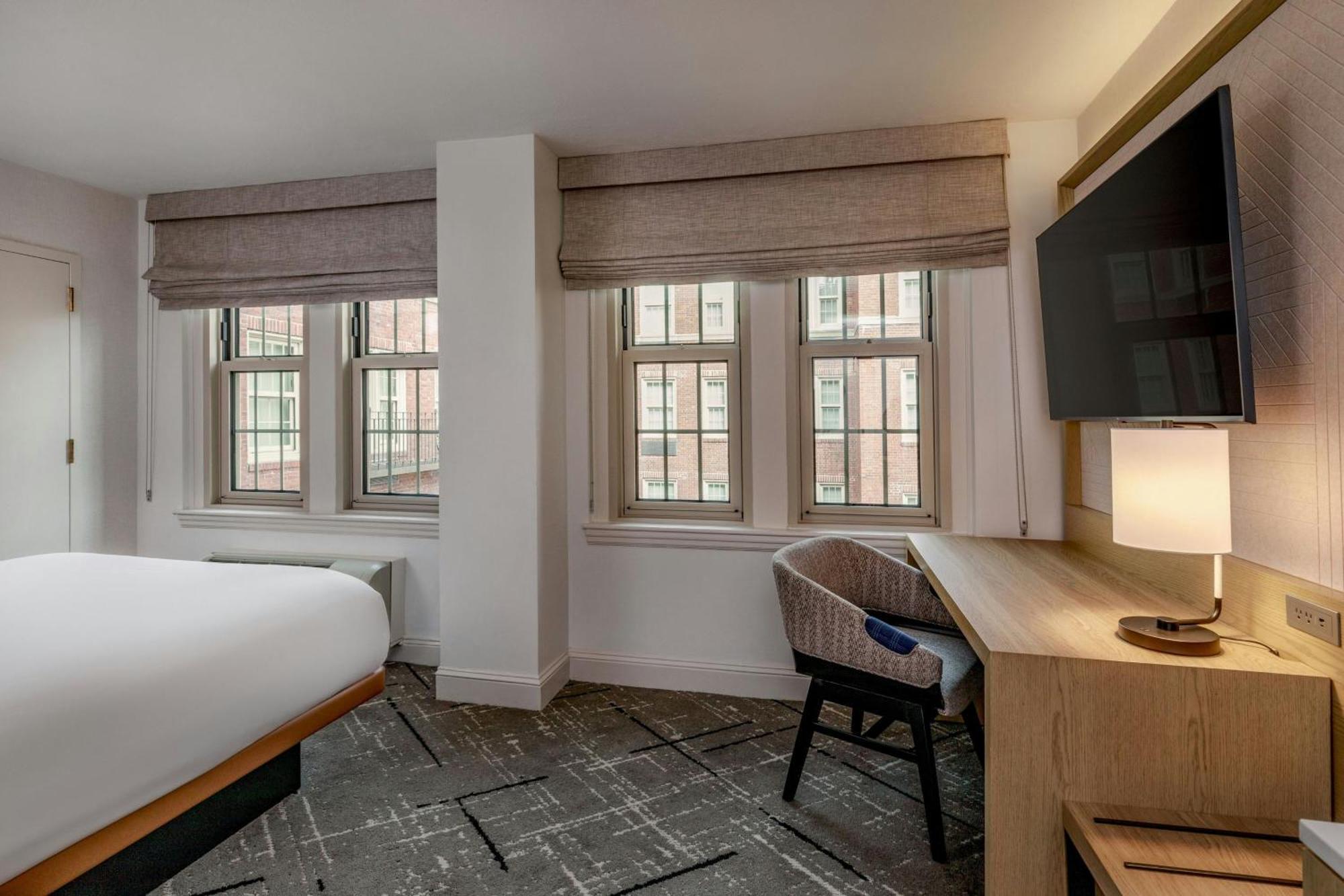 Club level Guest room 1 Queen