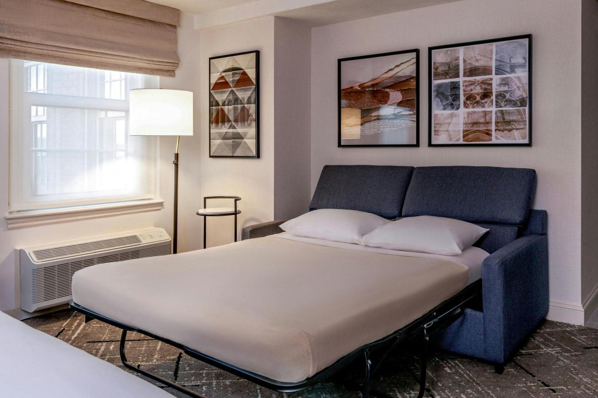 Club level Guest room 1 King
