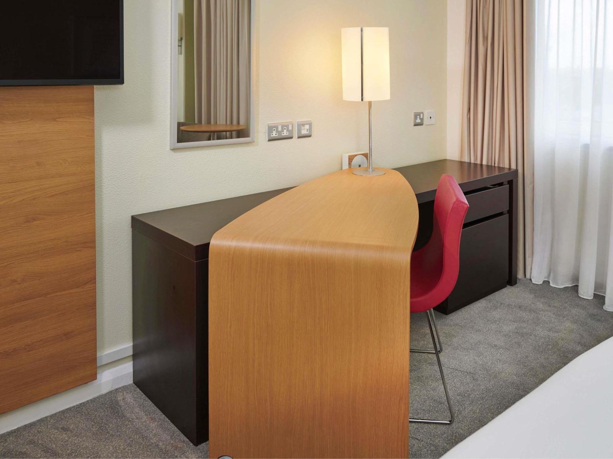 Superior Room One Queen Bed One Single Bed