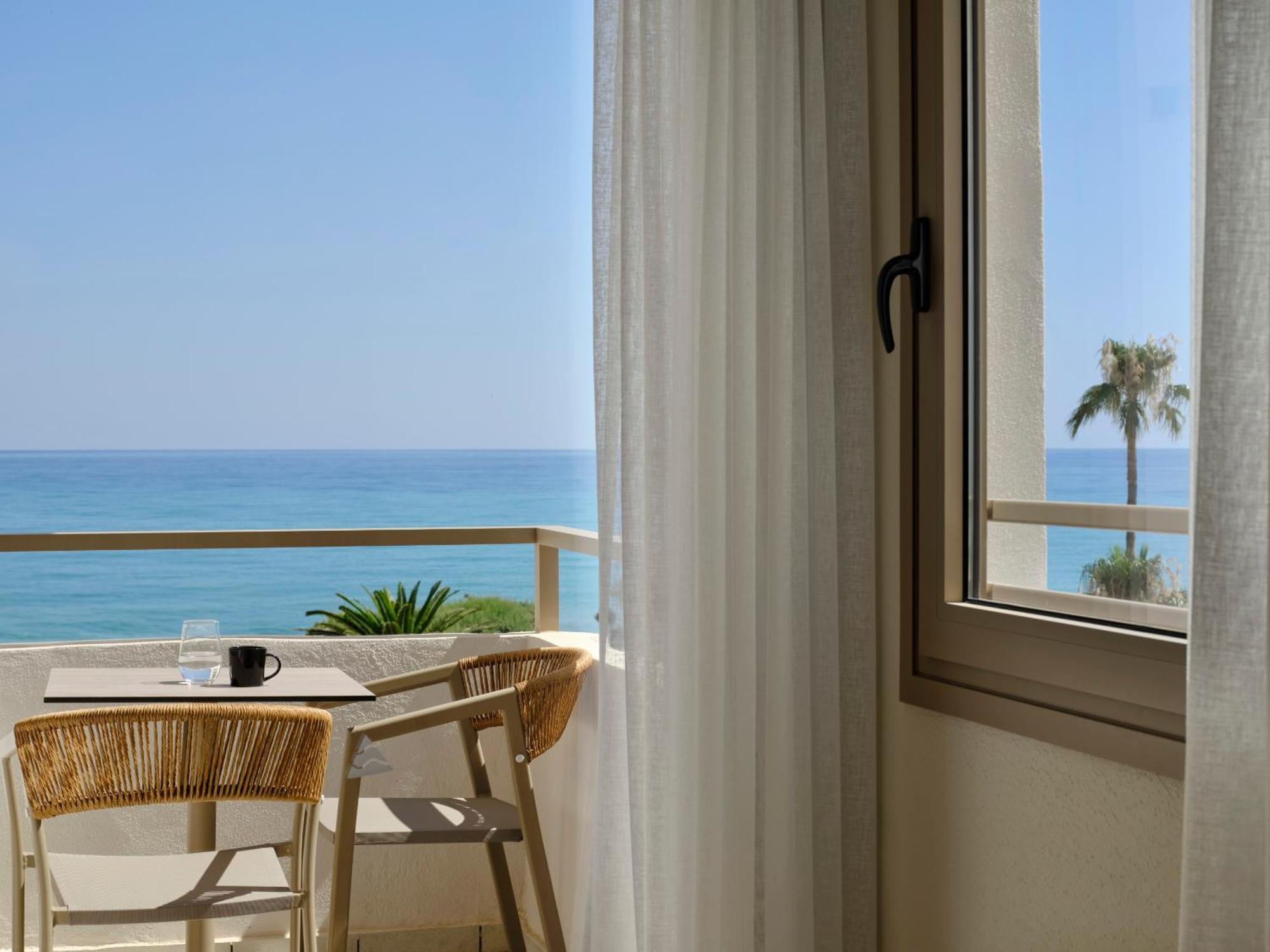 Double Room Sea View for 4