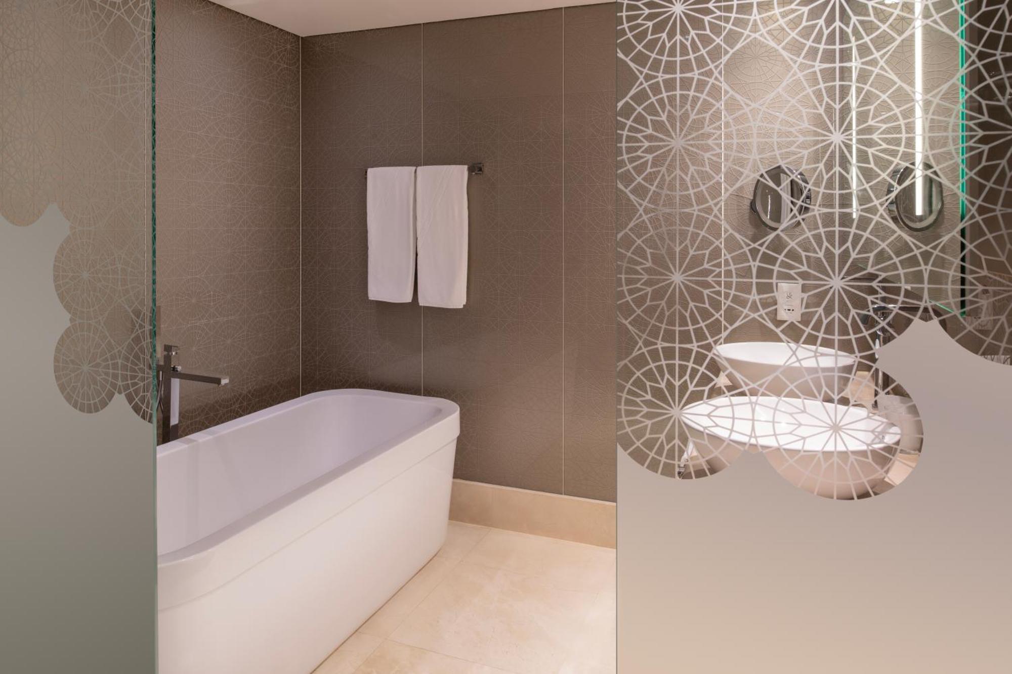 W One-Bedroom Executive King Suite City View