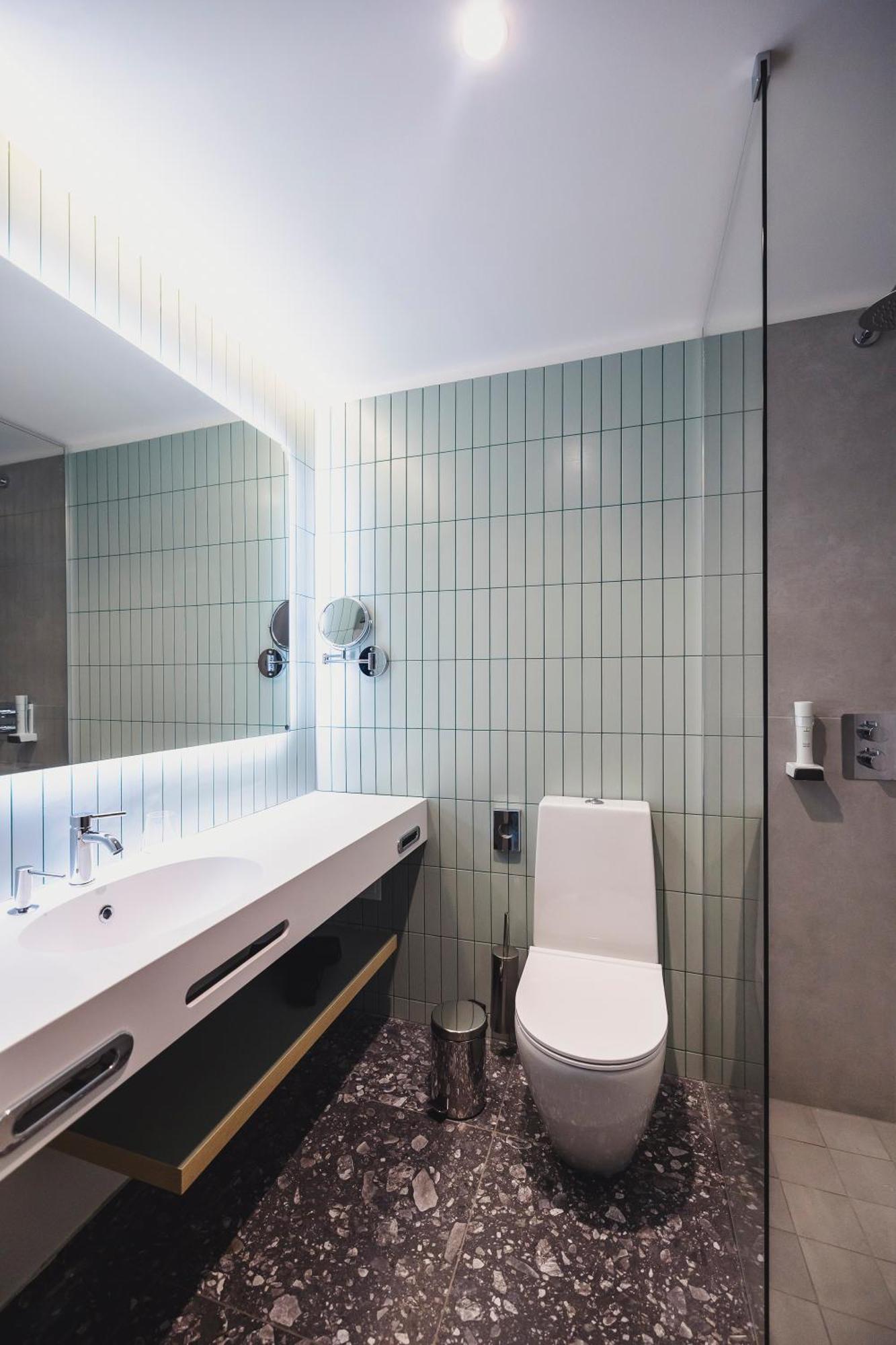 Single Room Spa Access