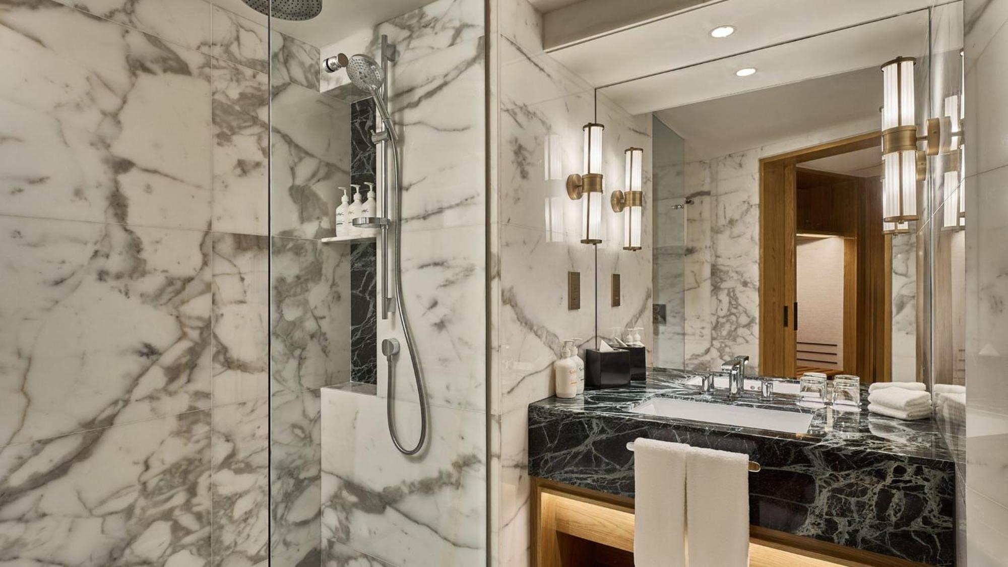 Junior King Suite