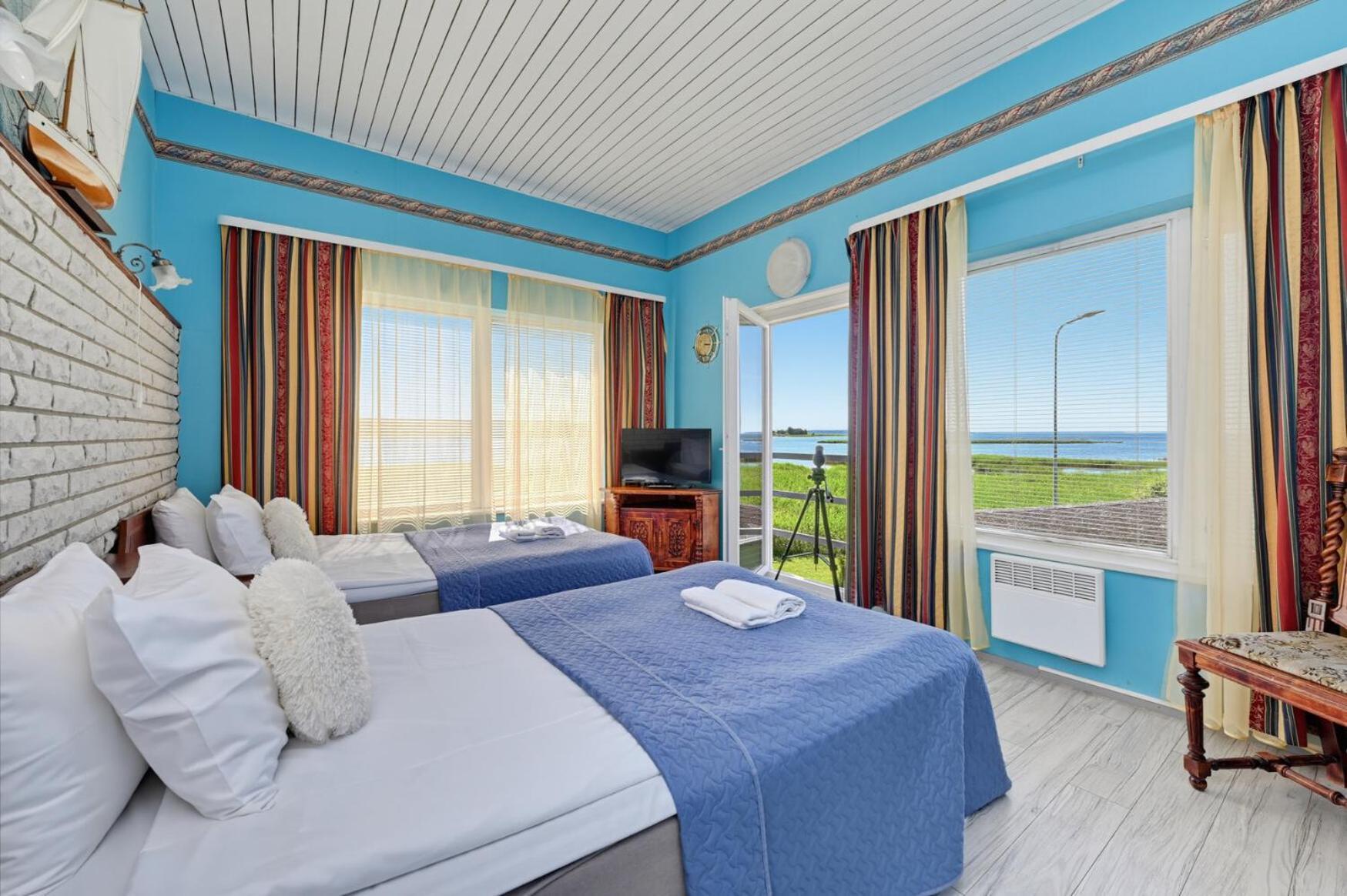 Standard Twin Room Sea View