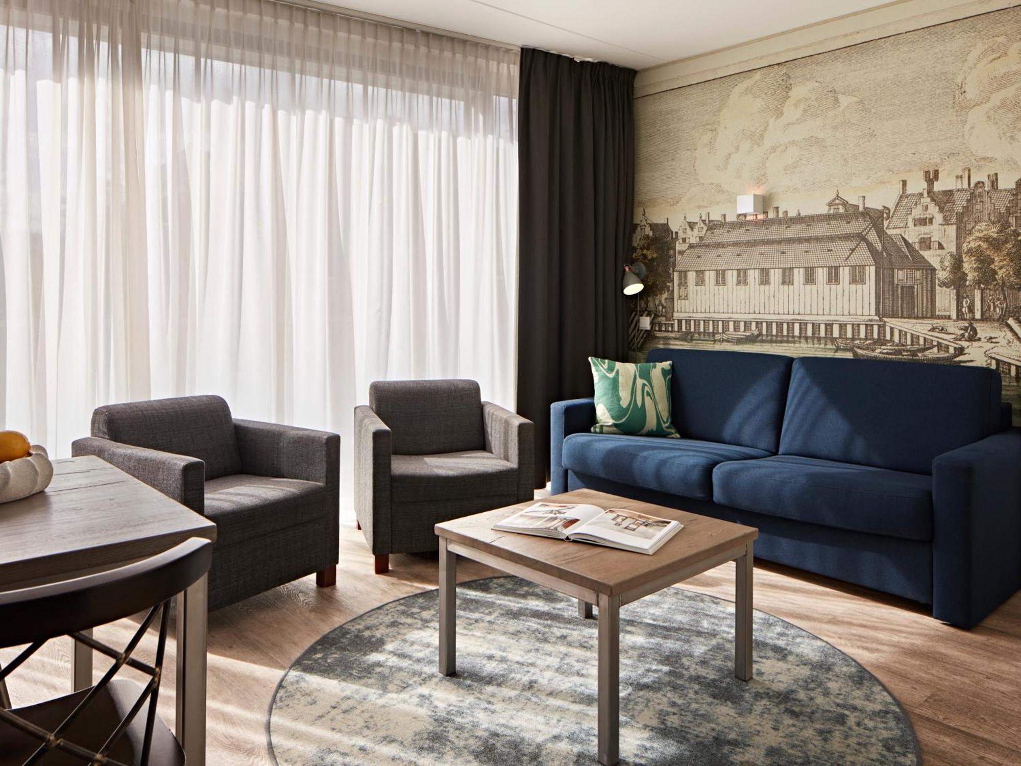 Large 2 Bedroom Apartment Sofa Bed Canal view