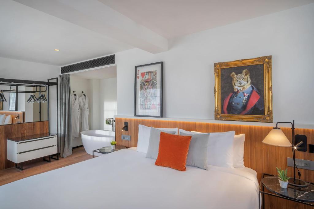 The Regent's Suite with Executive Lounge Access