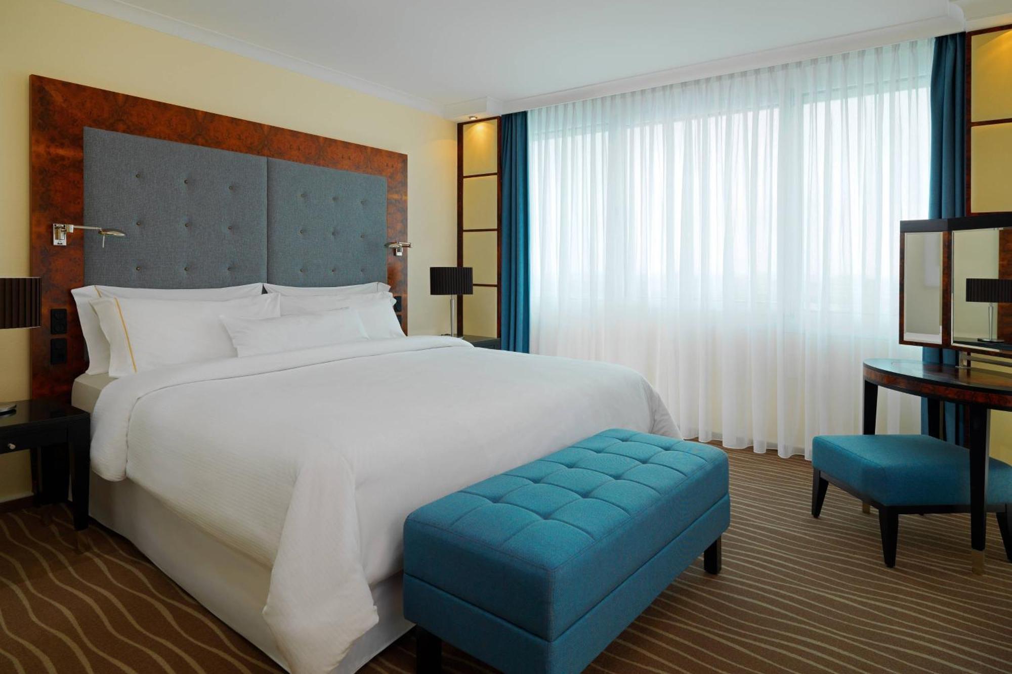 Deluxe Suite 1 Bedroom Suite 1 King