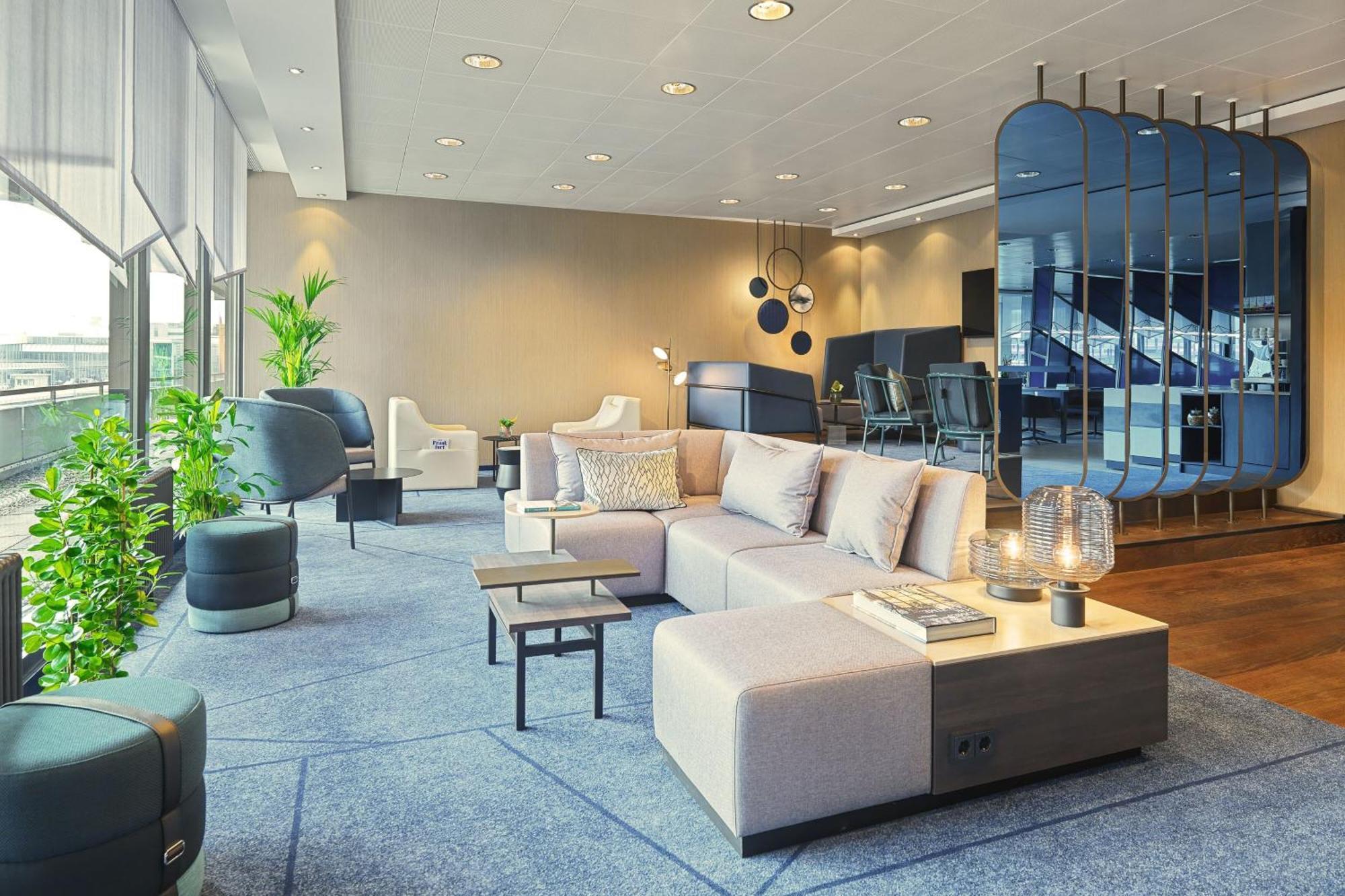 Sheraton Club Room Club lounge access Guest room 1 King or 1 Queen