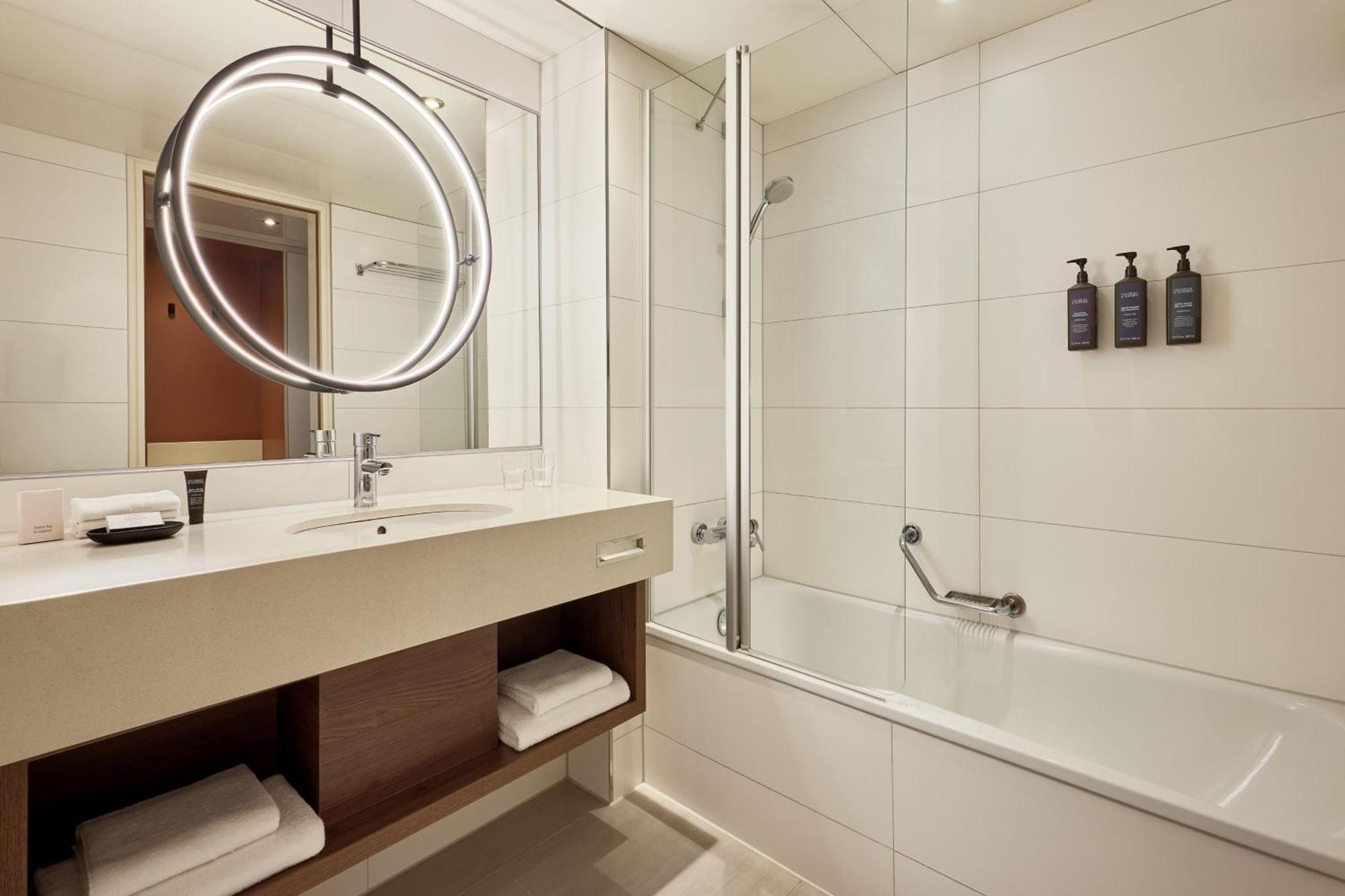 Deluxe Room Guest room 1 King or 1 Queen