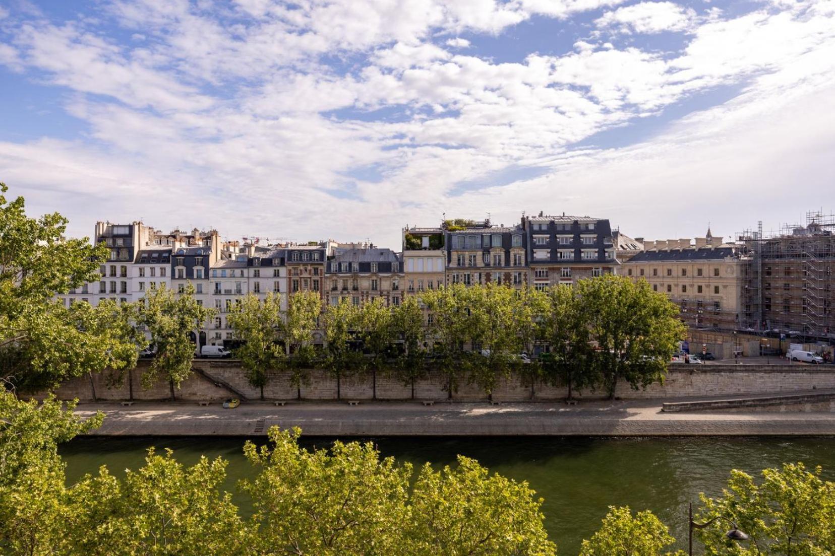 Studio Seine River View