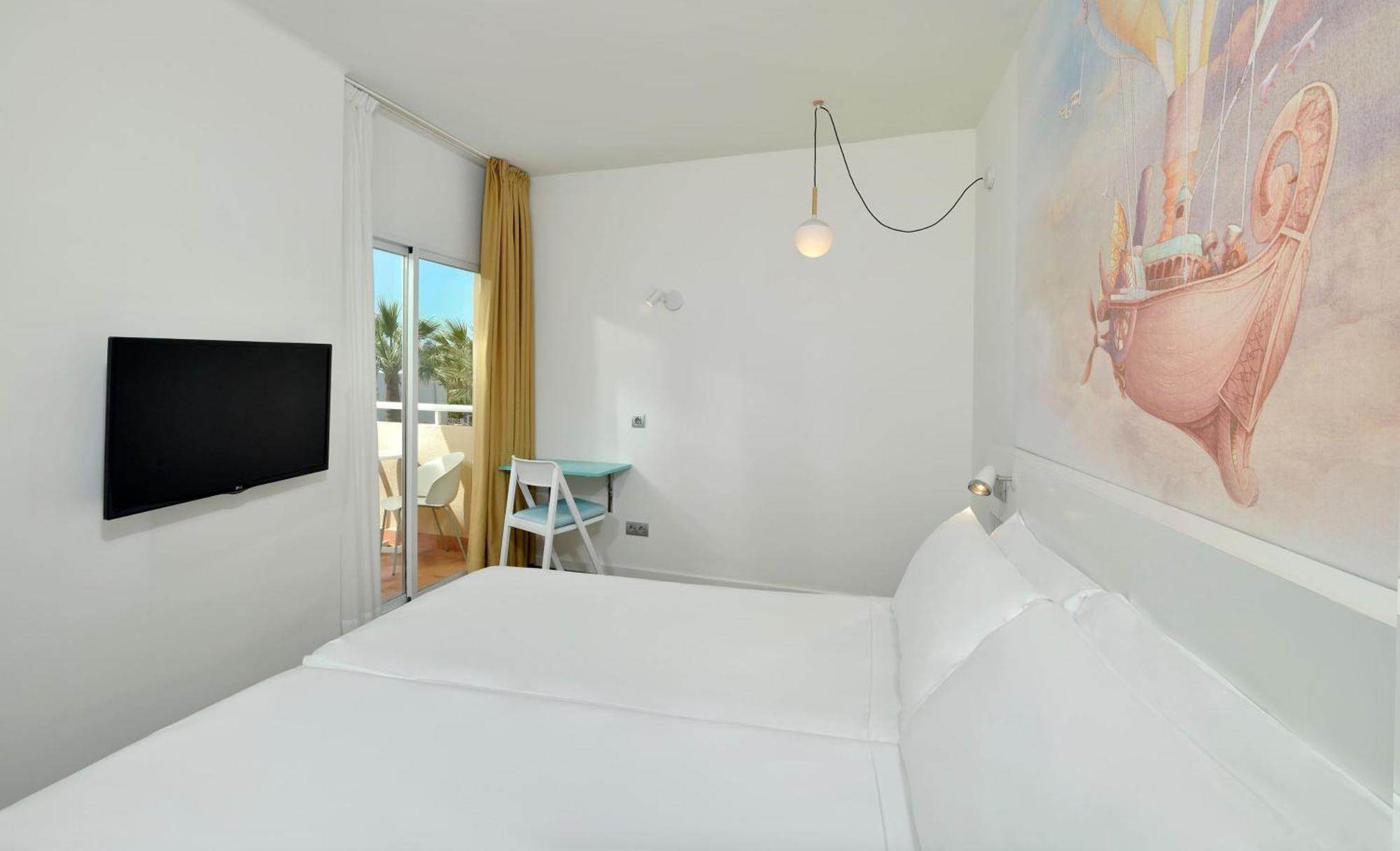 Standard Room,1774442414:JPEG