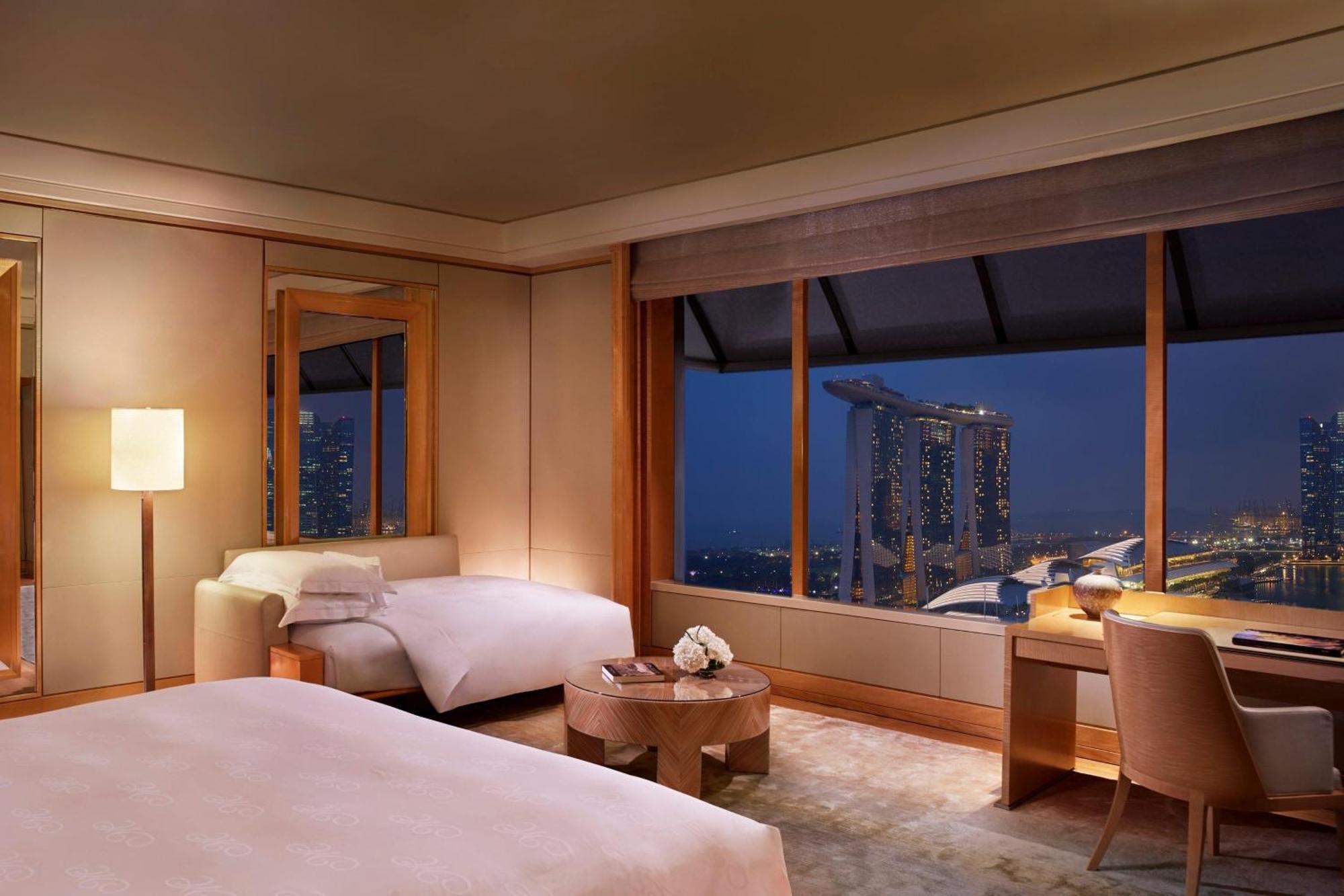 Grand Marina 1 King Bed 1 Sofa Bed Marina Bay View