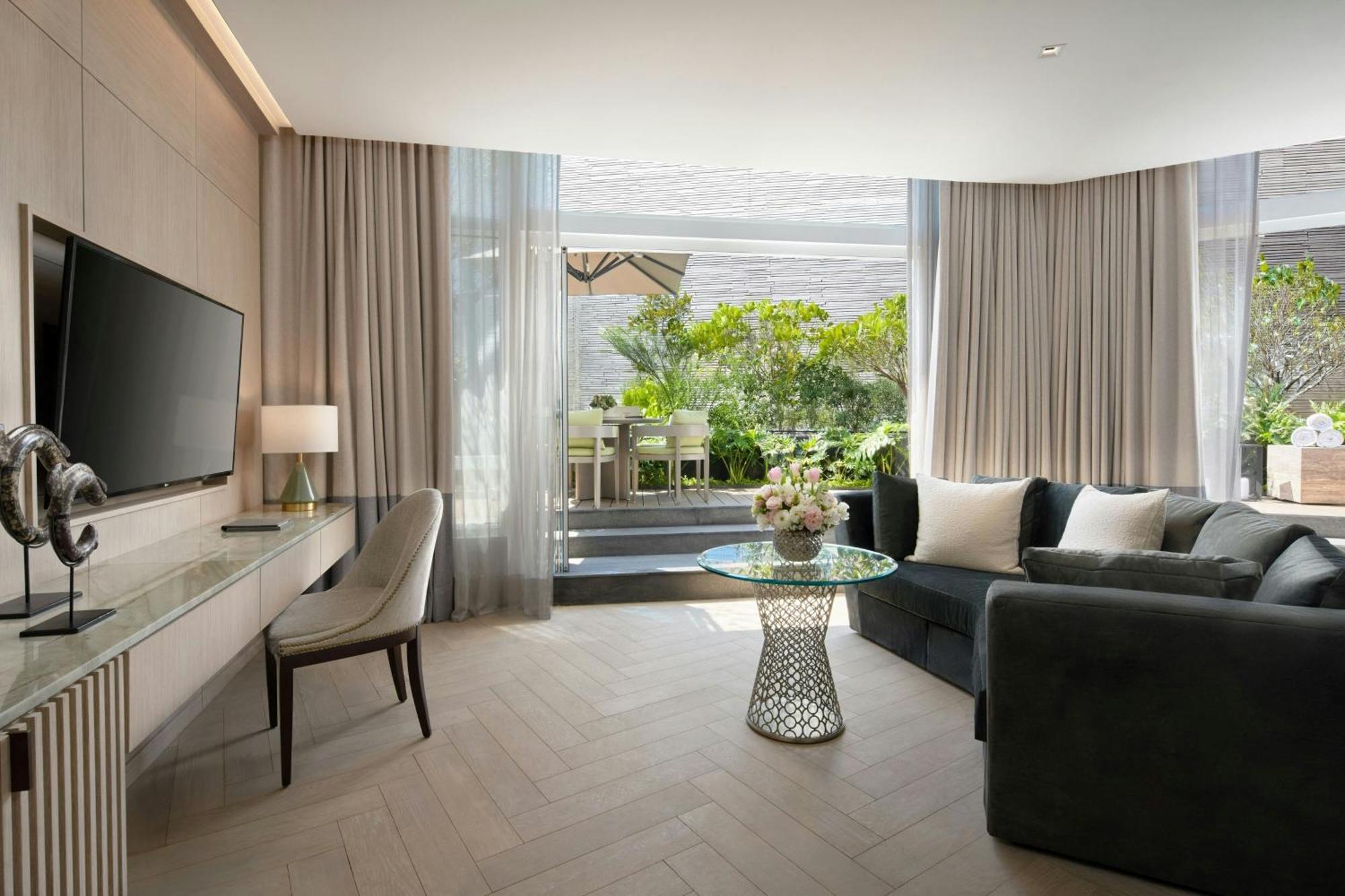 Executive King Suite with Terrace and Whirlpool - Butler Service
