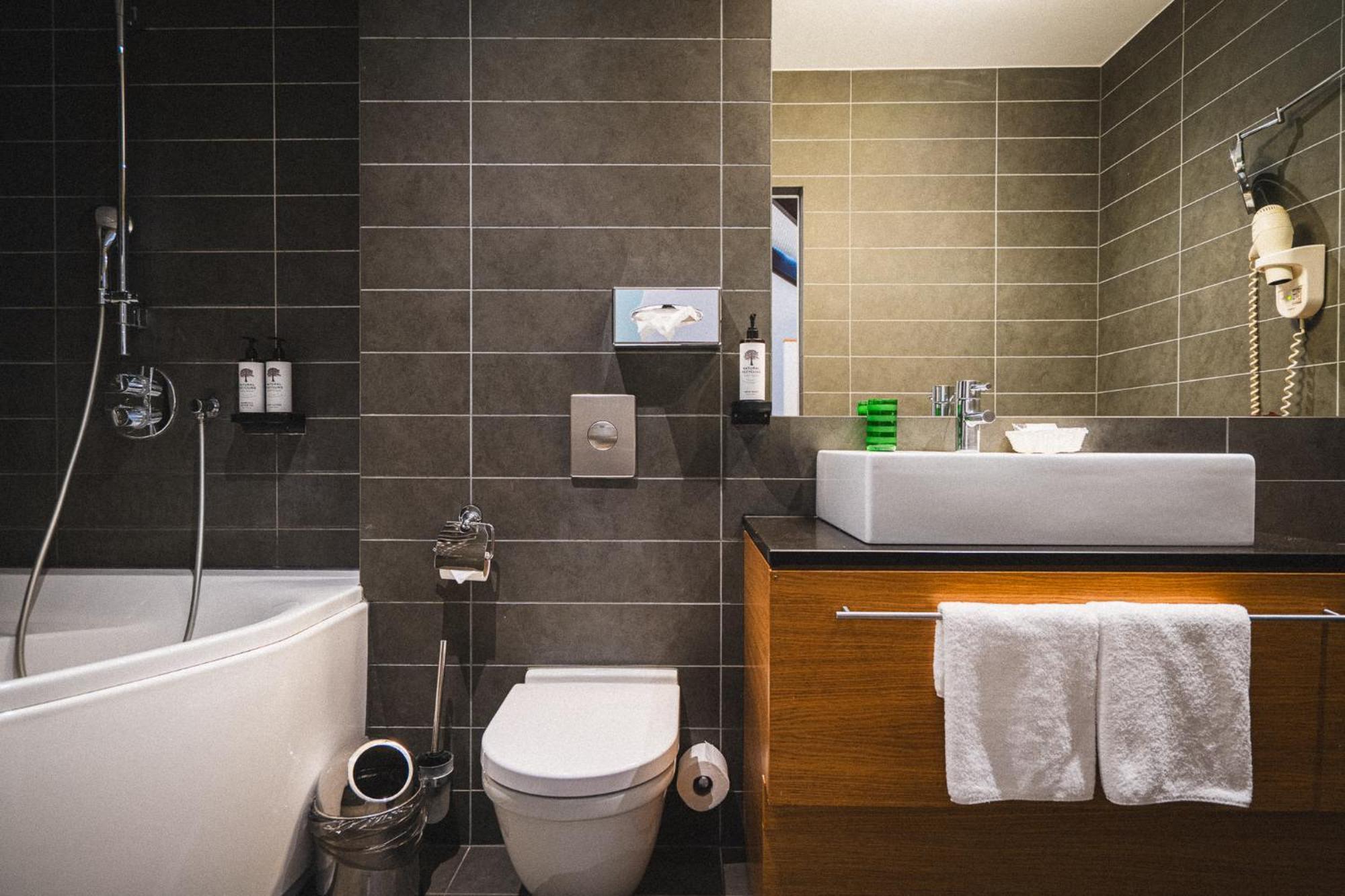 – Suite over 2 plan