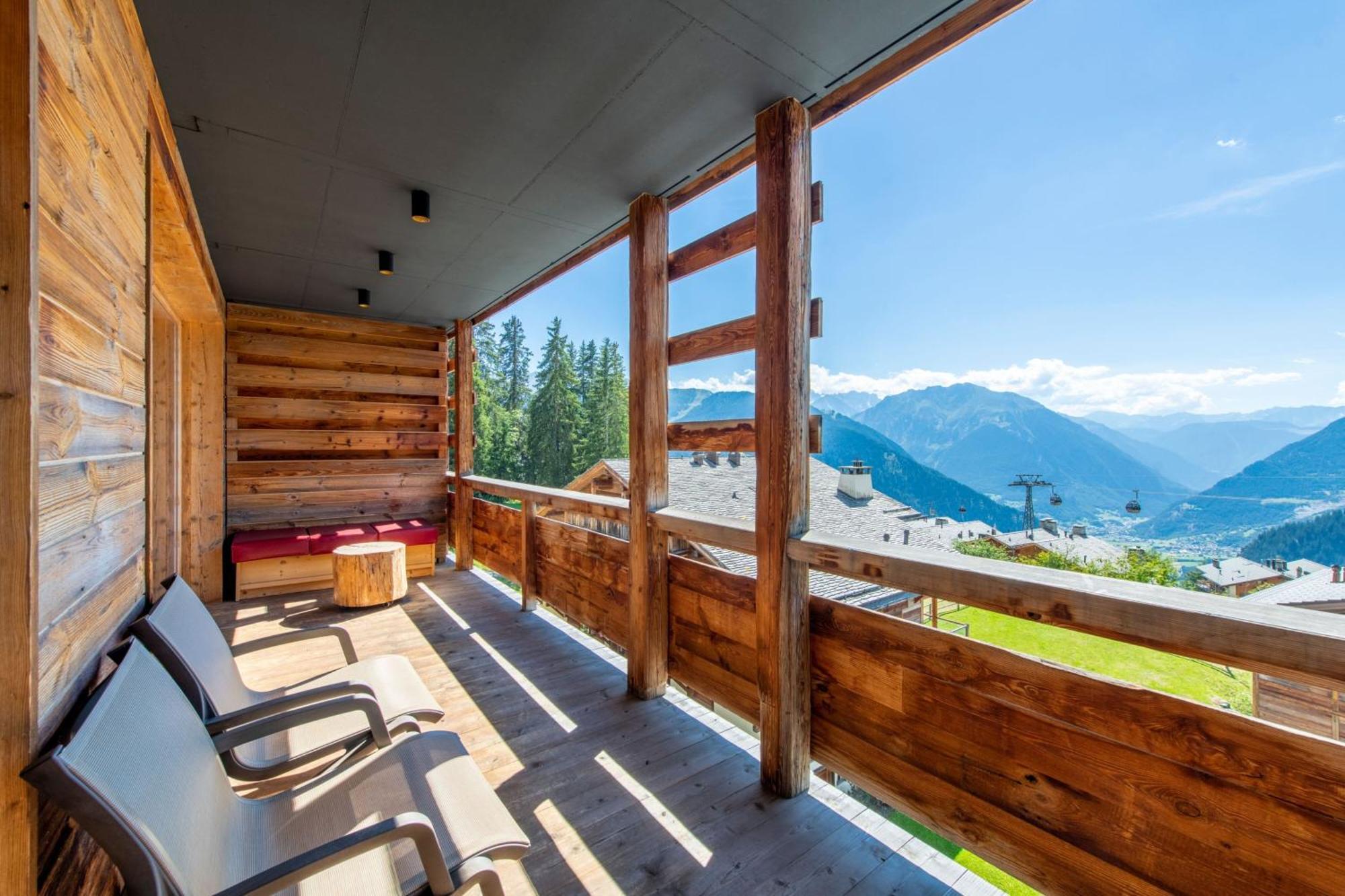 Escape Large King Suite Balcony Fireplace