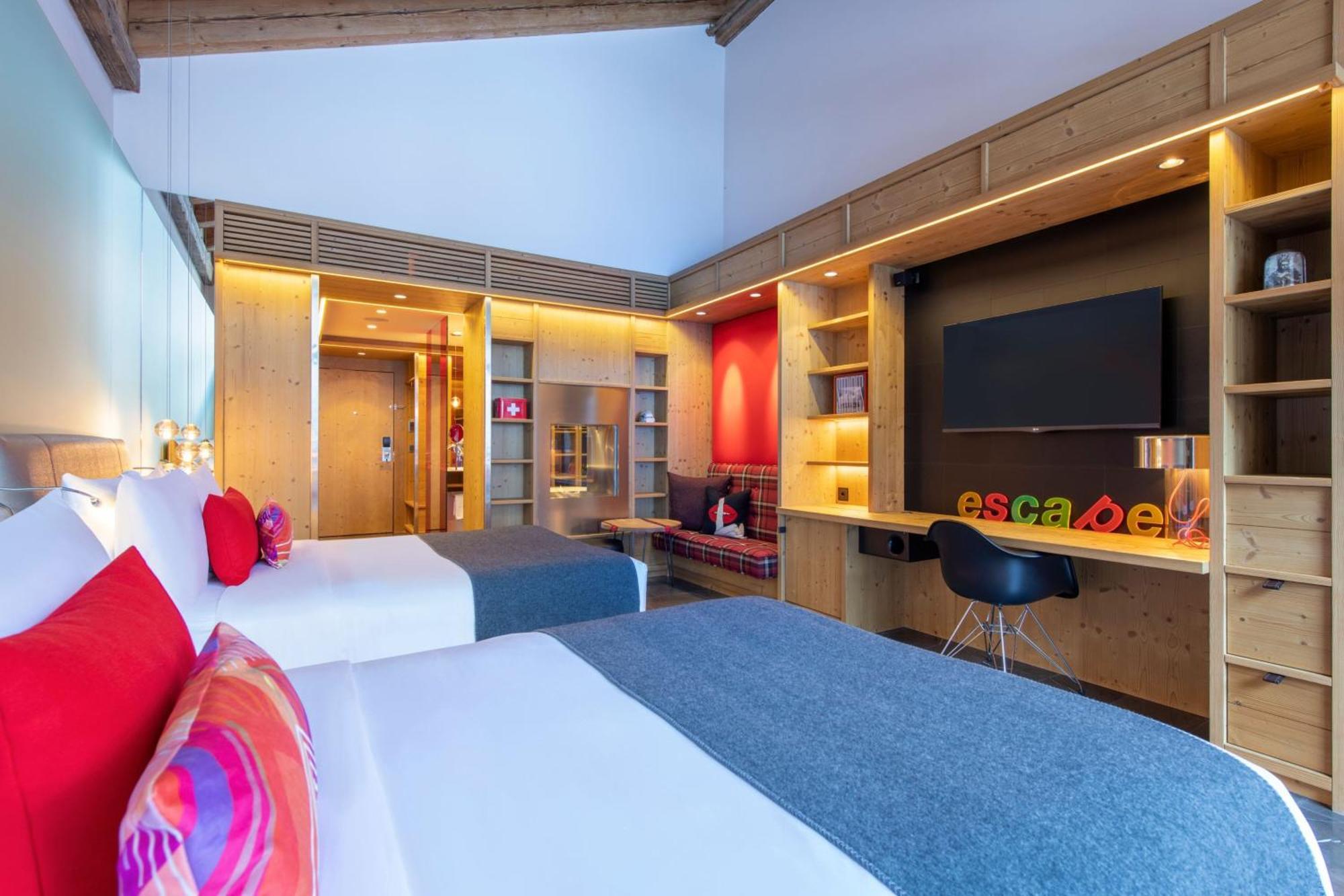 Cozy Room Two Double Beds Balcony Fireplace