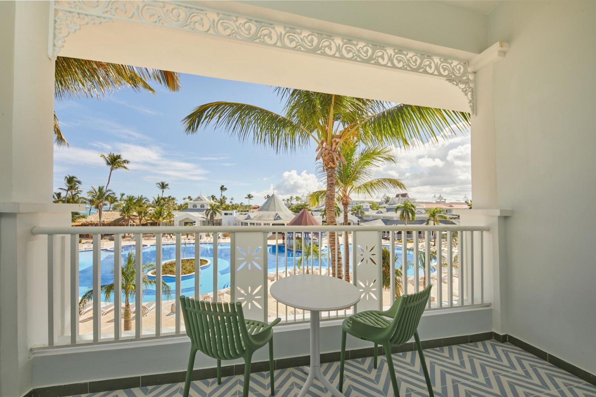 2 Double Beds Deluxe Junior Suite SGL