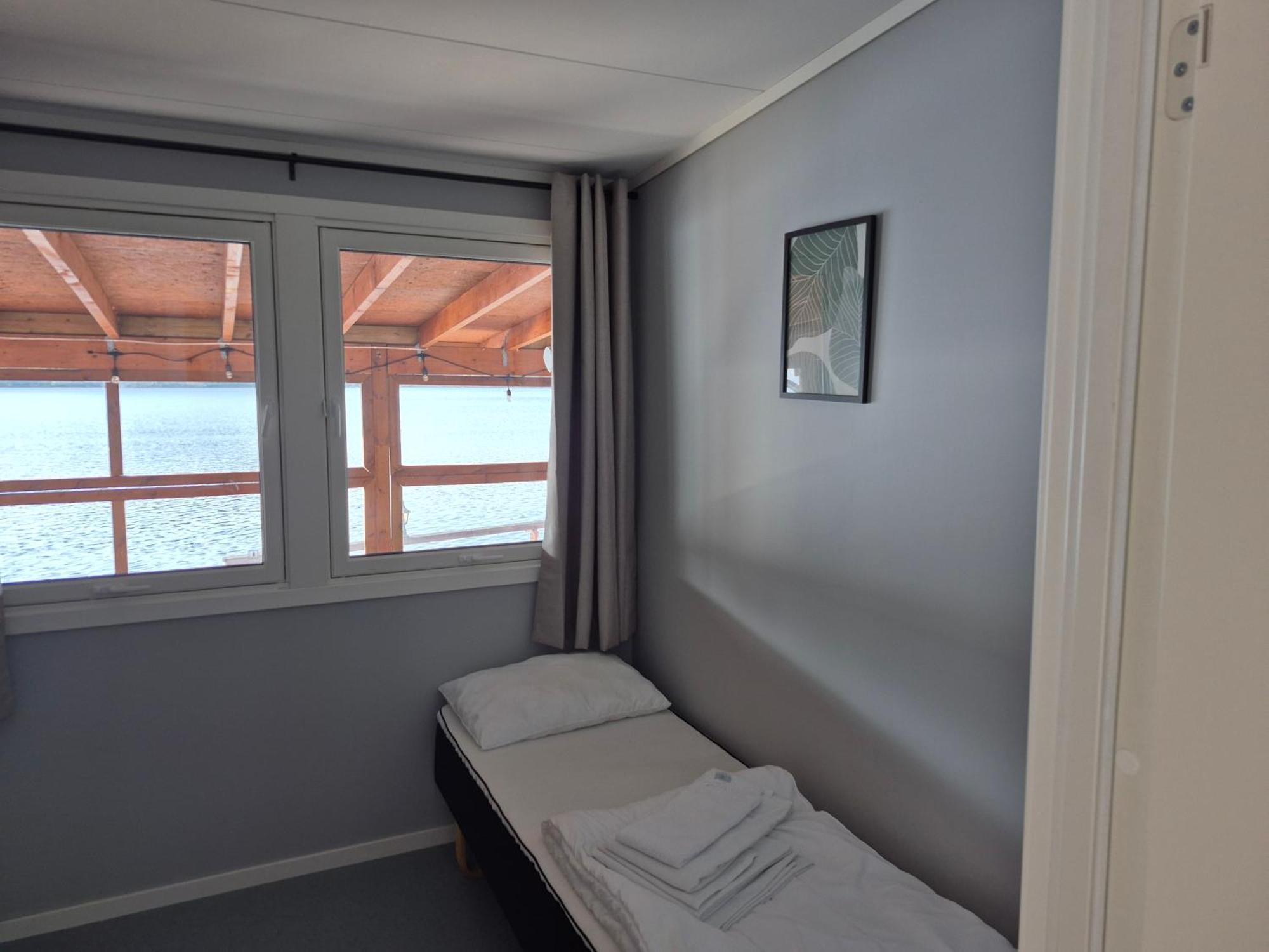 Bungalow – ved vannet