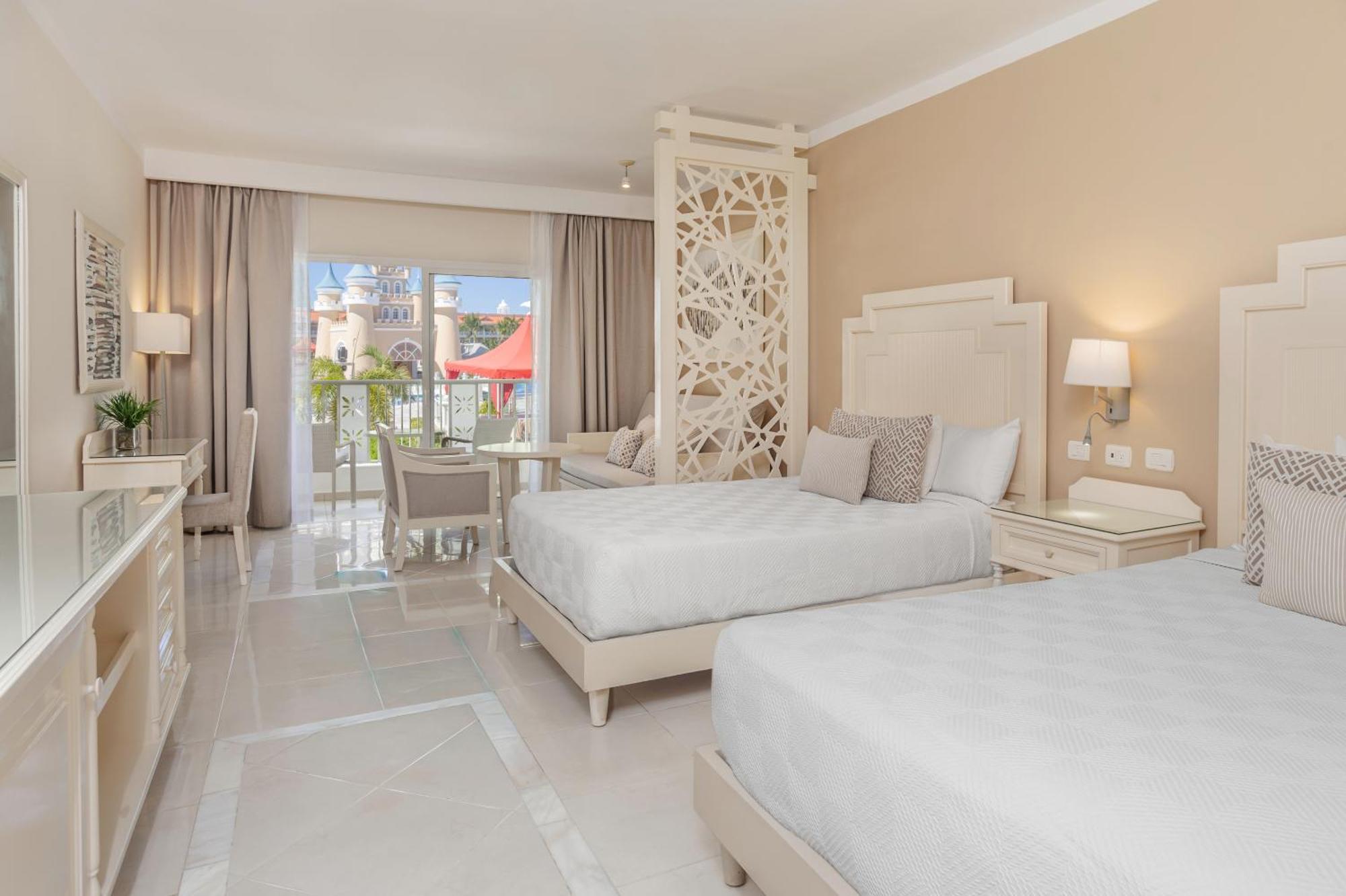 2 Double Beds Castle View Junior Suite SGL