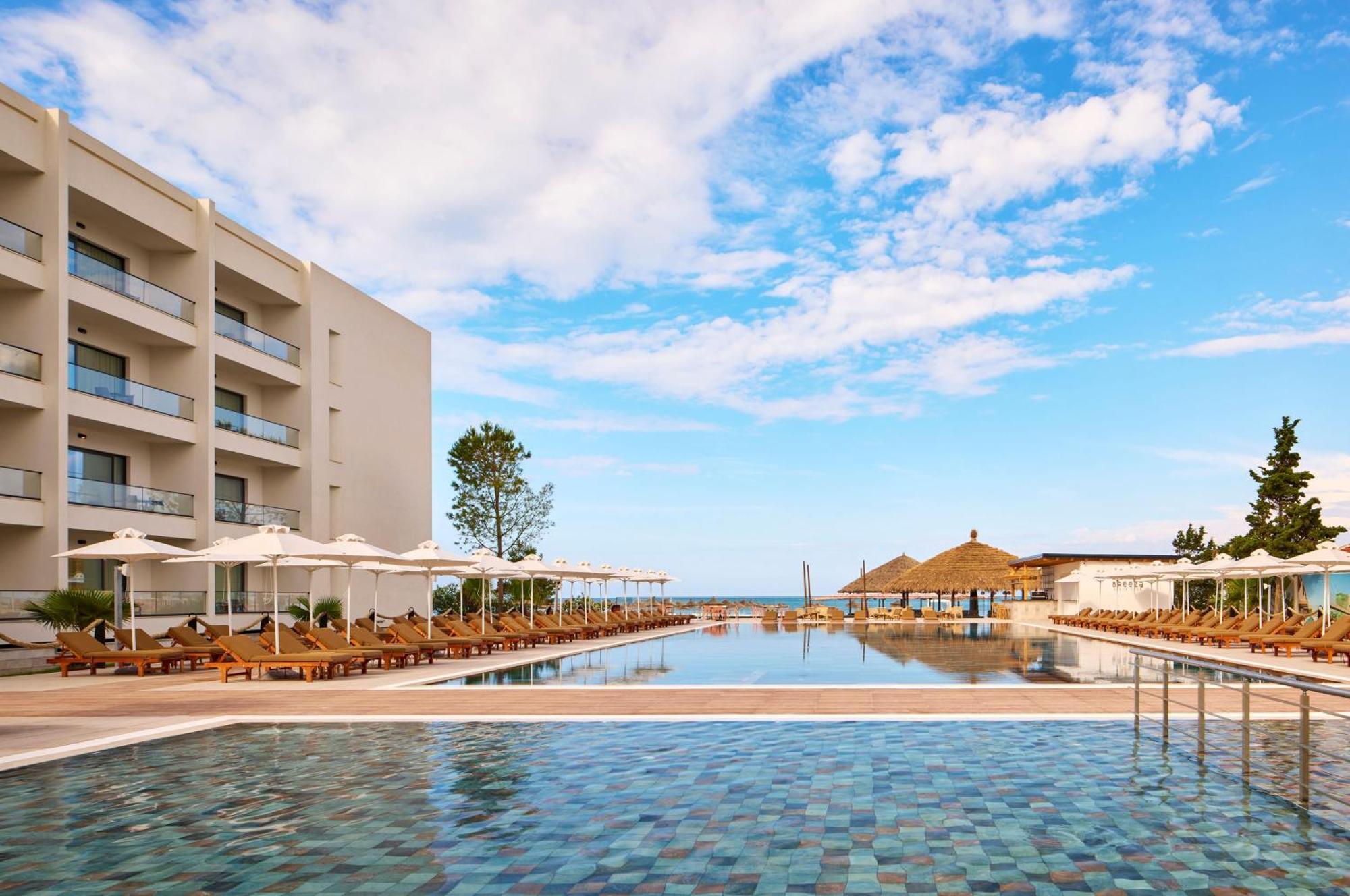 Sol Room Pool View