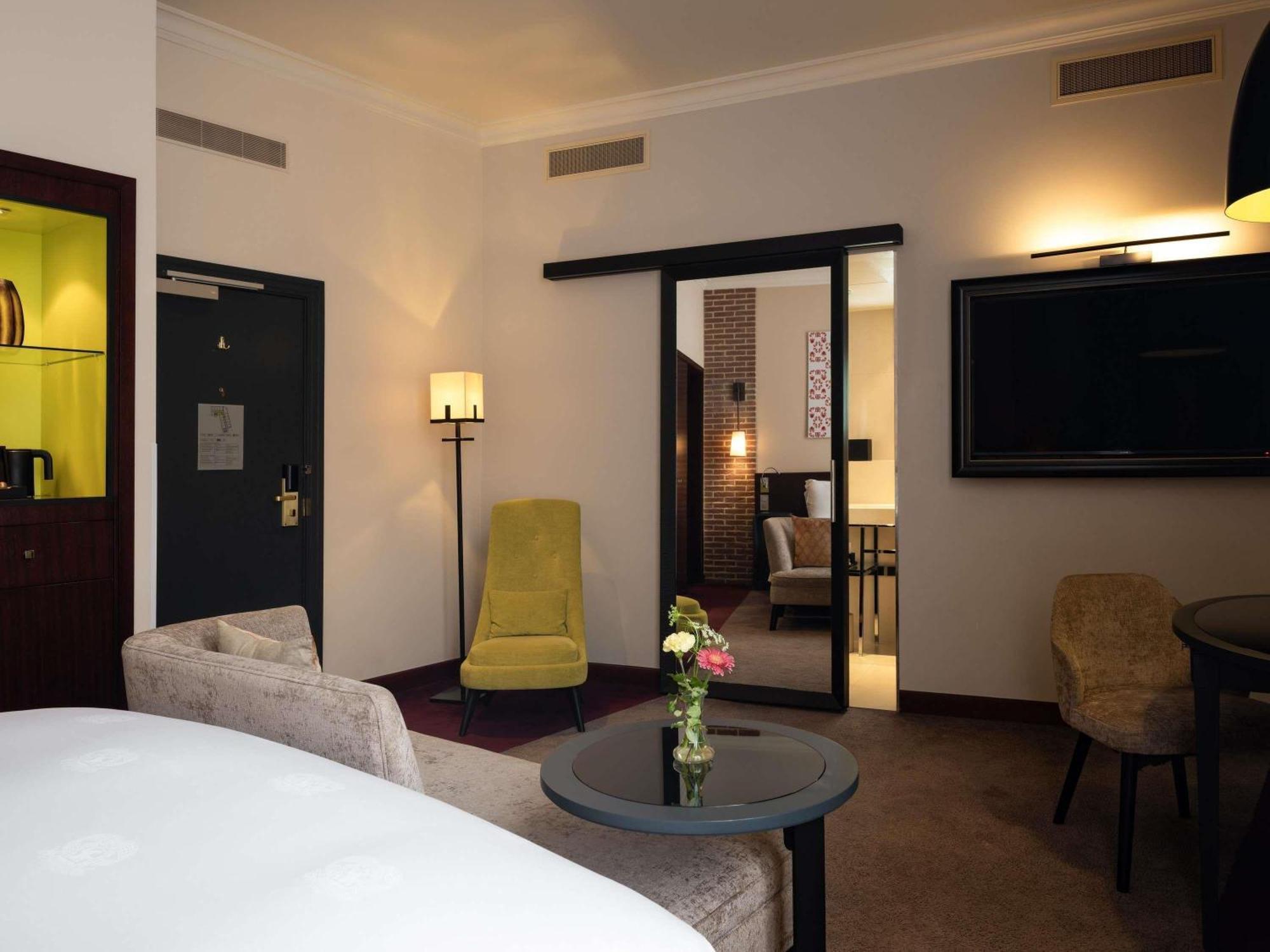 Superior Queen Room Canal view