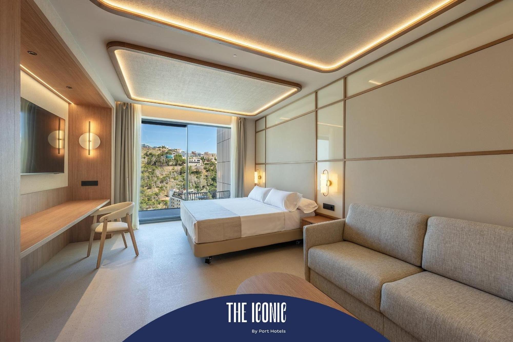 Deluxe Double Room (1 Adult + 2 Children) - Club Iconic