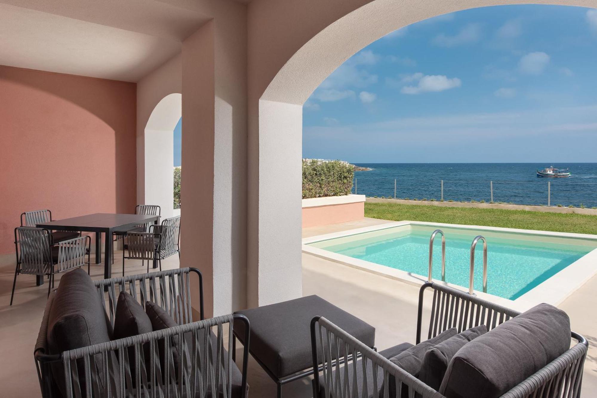Luxury Infinity Bay Suite Sea View Private Pool
