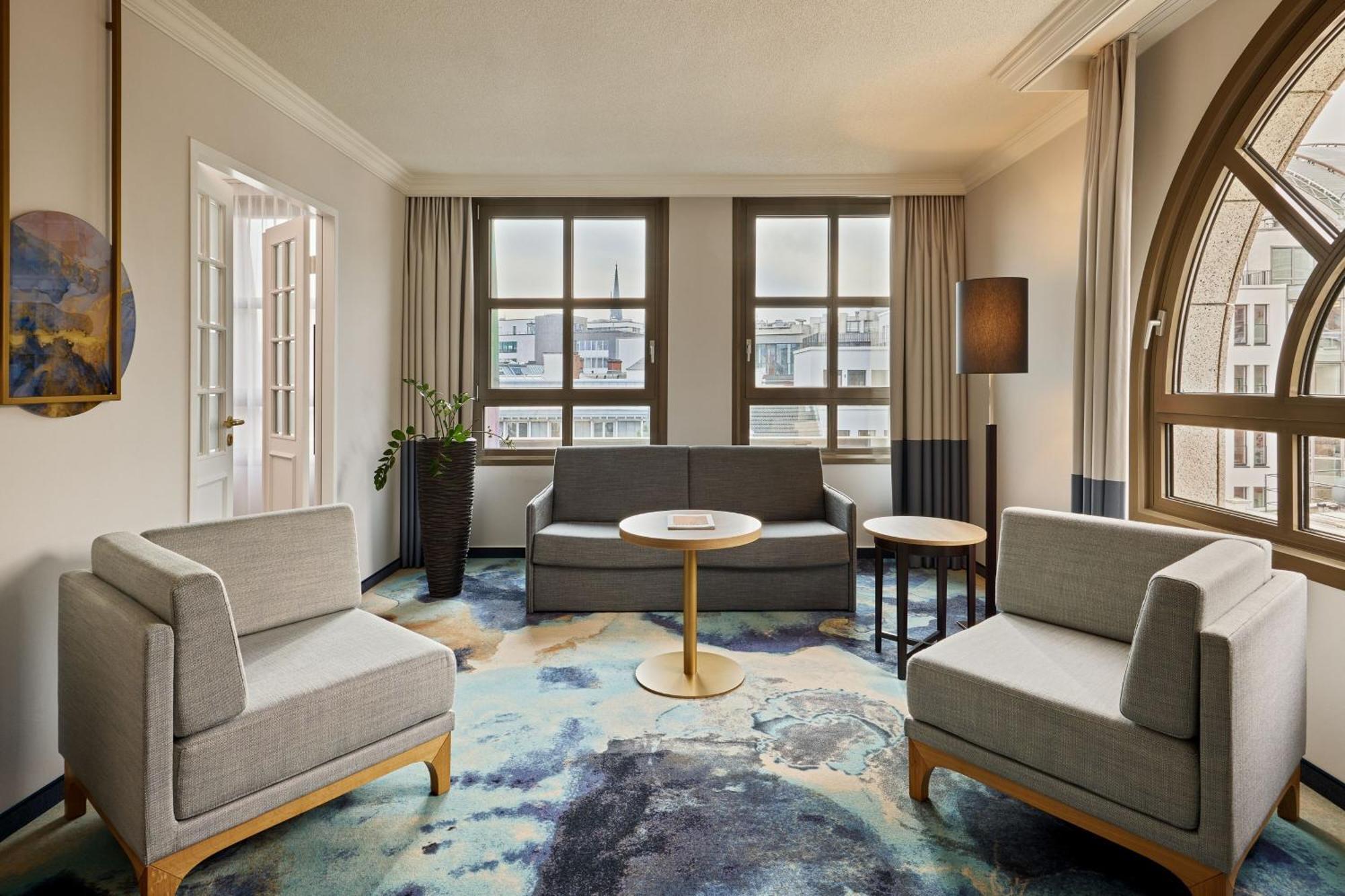 Junior Suite King Bed Sofa Bed Lounge Access