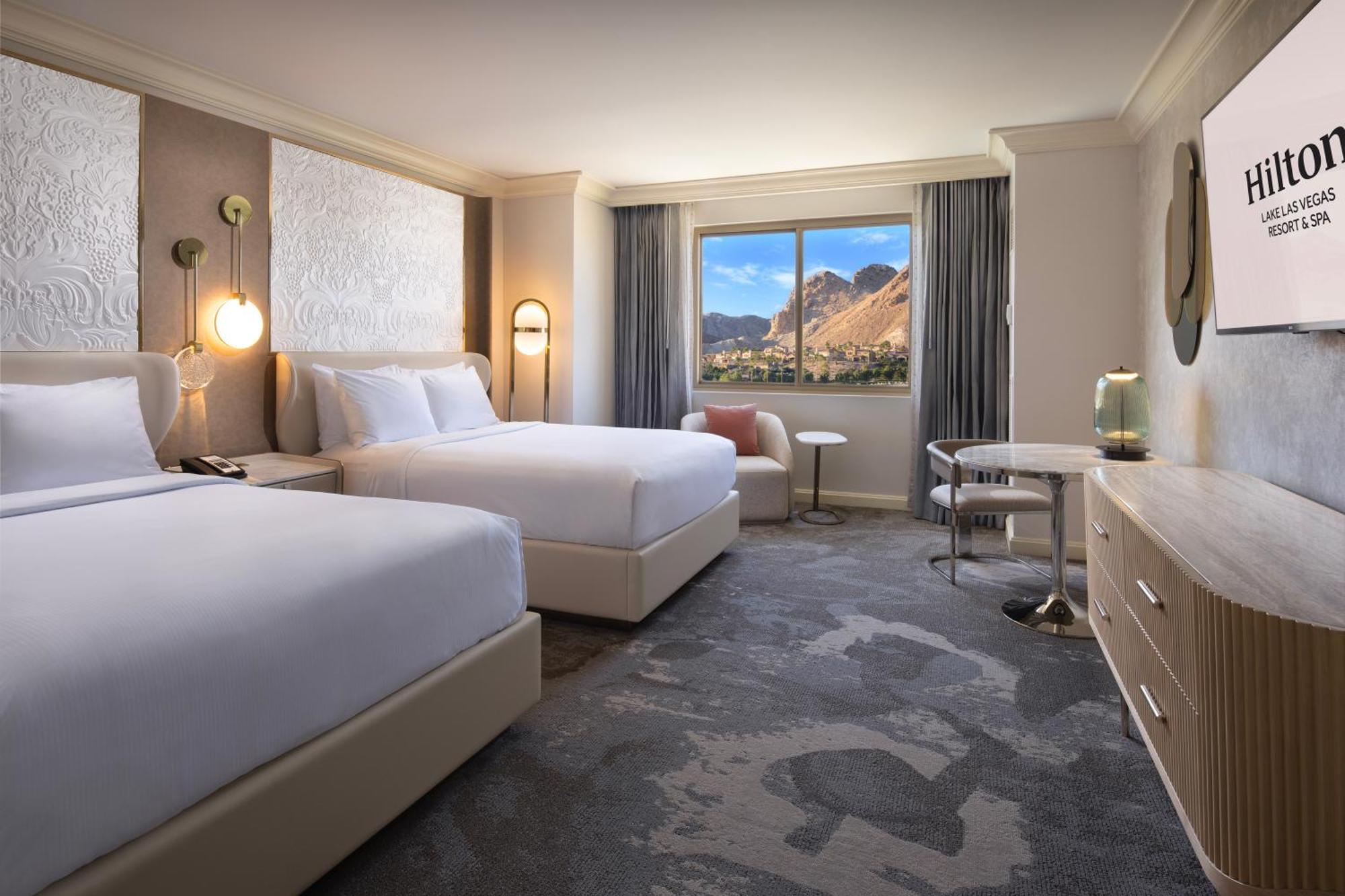 Queen Room Two Queen Beds Lake View