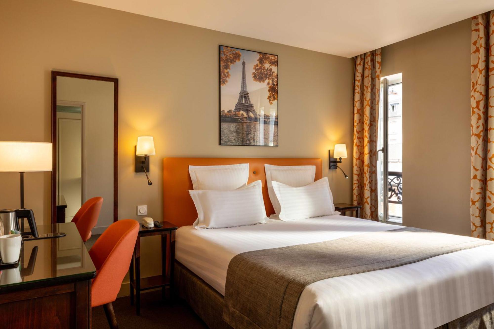 Superior Double Room Eiffel Tower View