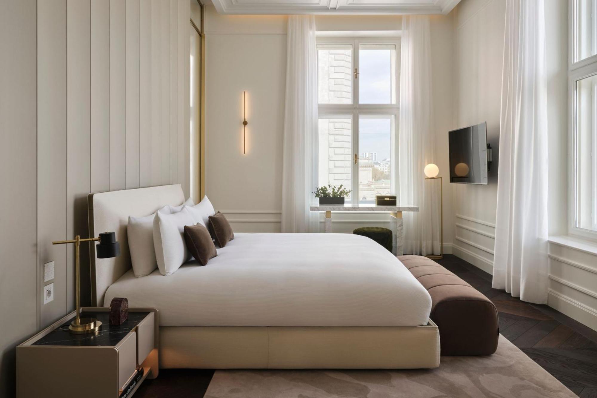 The Ritz-Carlton Symphony Suite Club lounge access