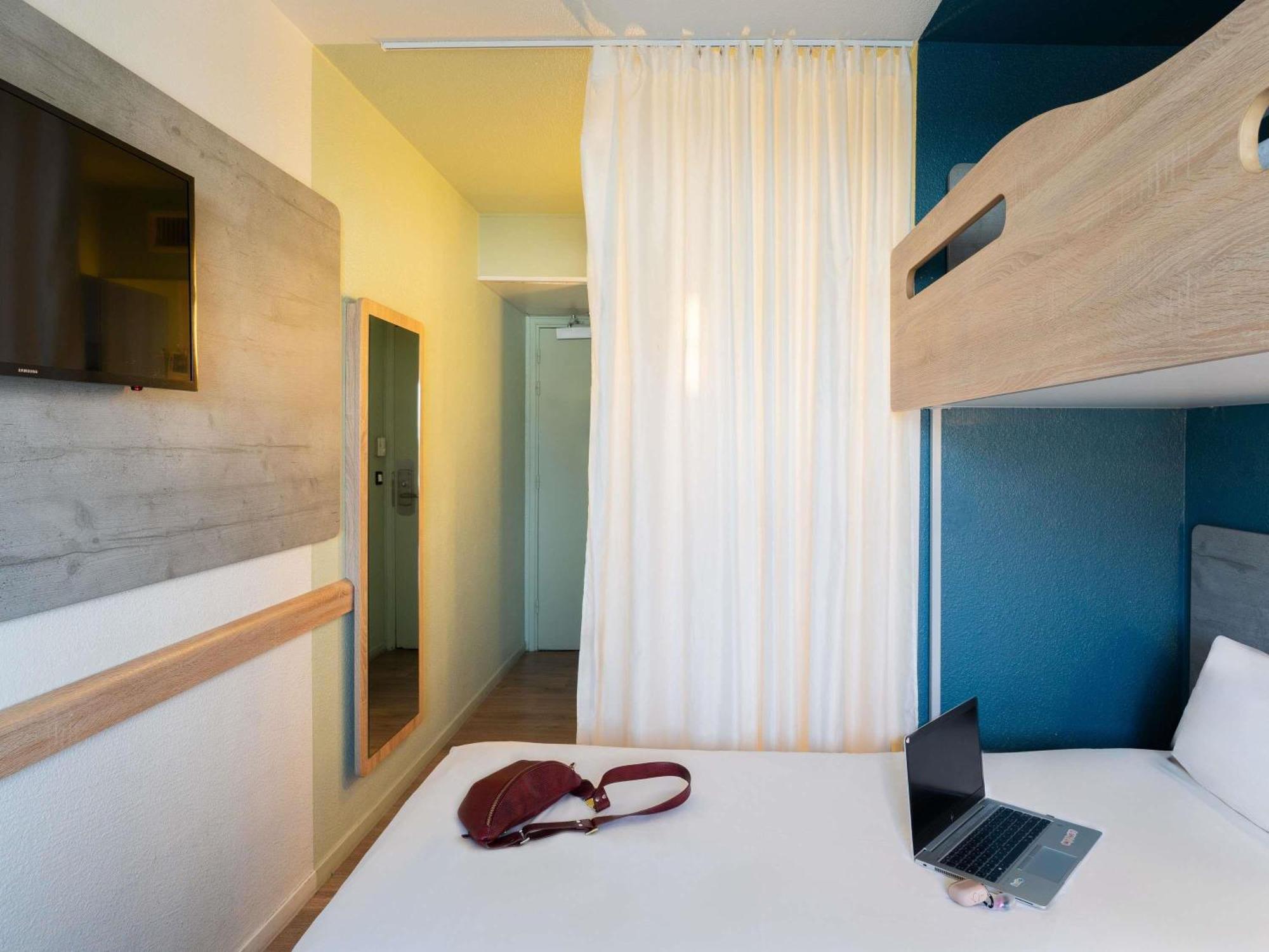 Triple Room 3 Single Beds