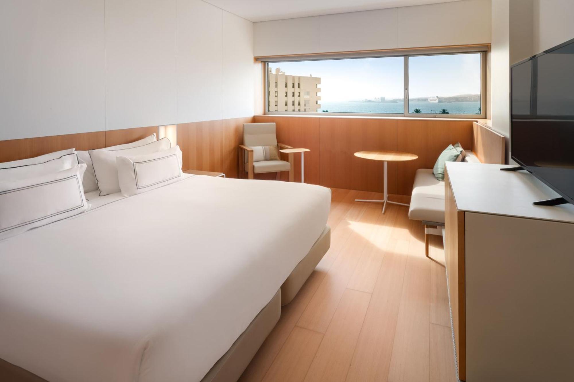 Deluxe Double or Twin Room Sea View